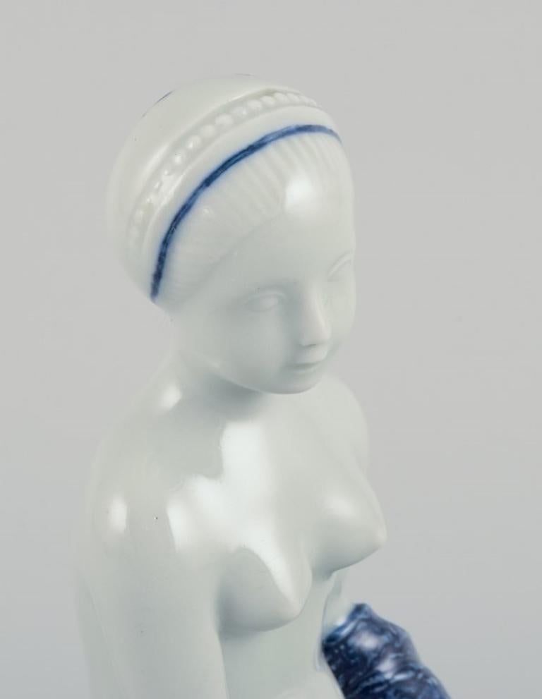 Porcellana Georg Thylstrup per Royal Copenhagen. Scultura in porcellana Art Déco di donna nuda in vendita