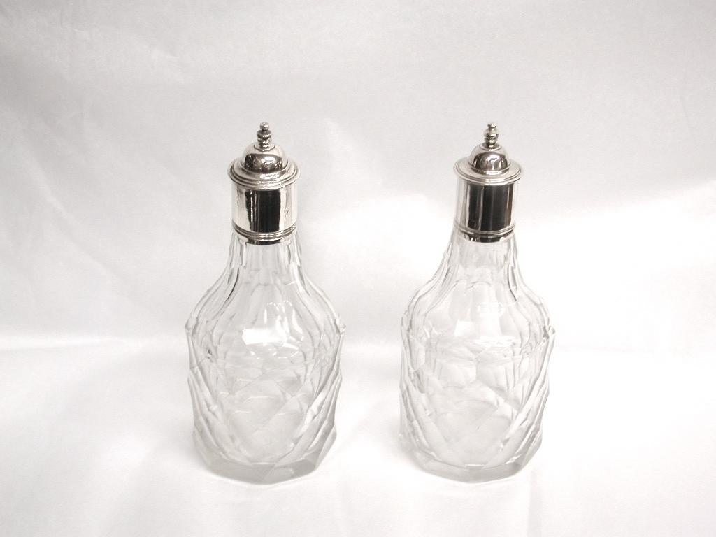 George 11 Silver and Glass Warwick Cruet, 1743-1752 In Good Condition In London, GB