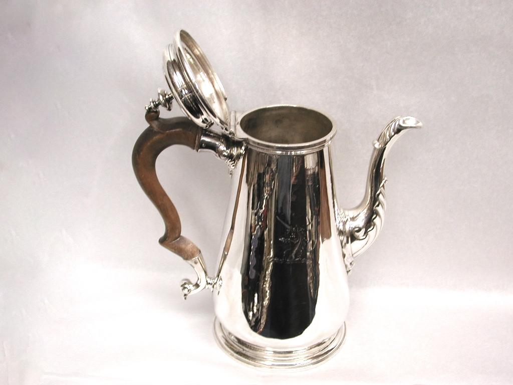 Mid-18th Century George 11 Silver Coffee Pot, Dated 1738, Maker Thomas Farren, London Assay For Sale