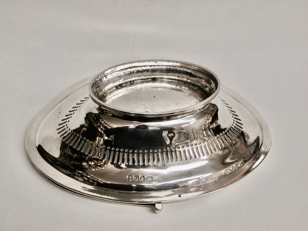 George 111 Bright Cut Silver Sweet Basket, Henry Chawner, London Assay, 1789 For Sale 1