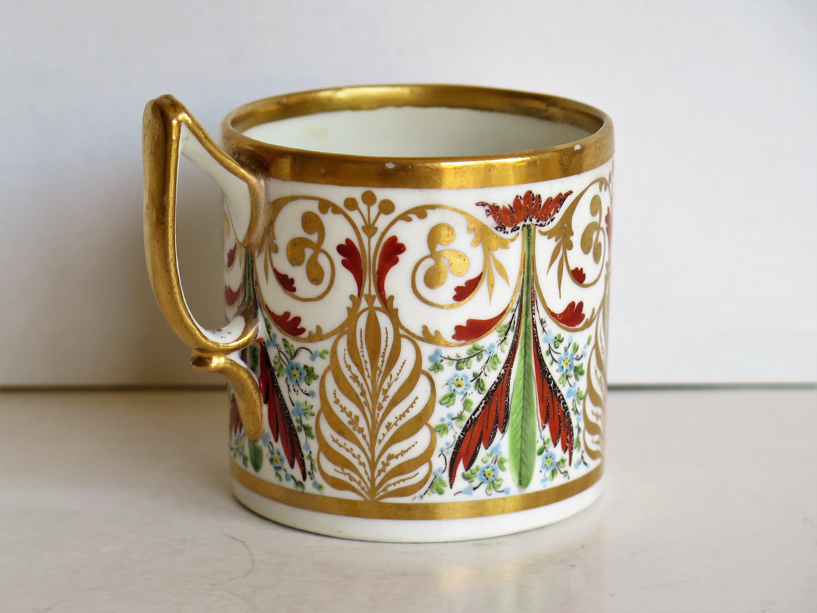 George 111 Derby Porcelain Coffee Can with Rare Ear Handle Hand-Painted, Ca 1810 In Good Condition In Lincoln, Lincolnshire