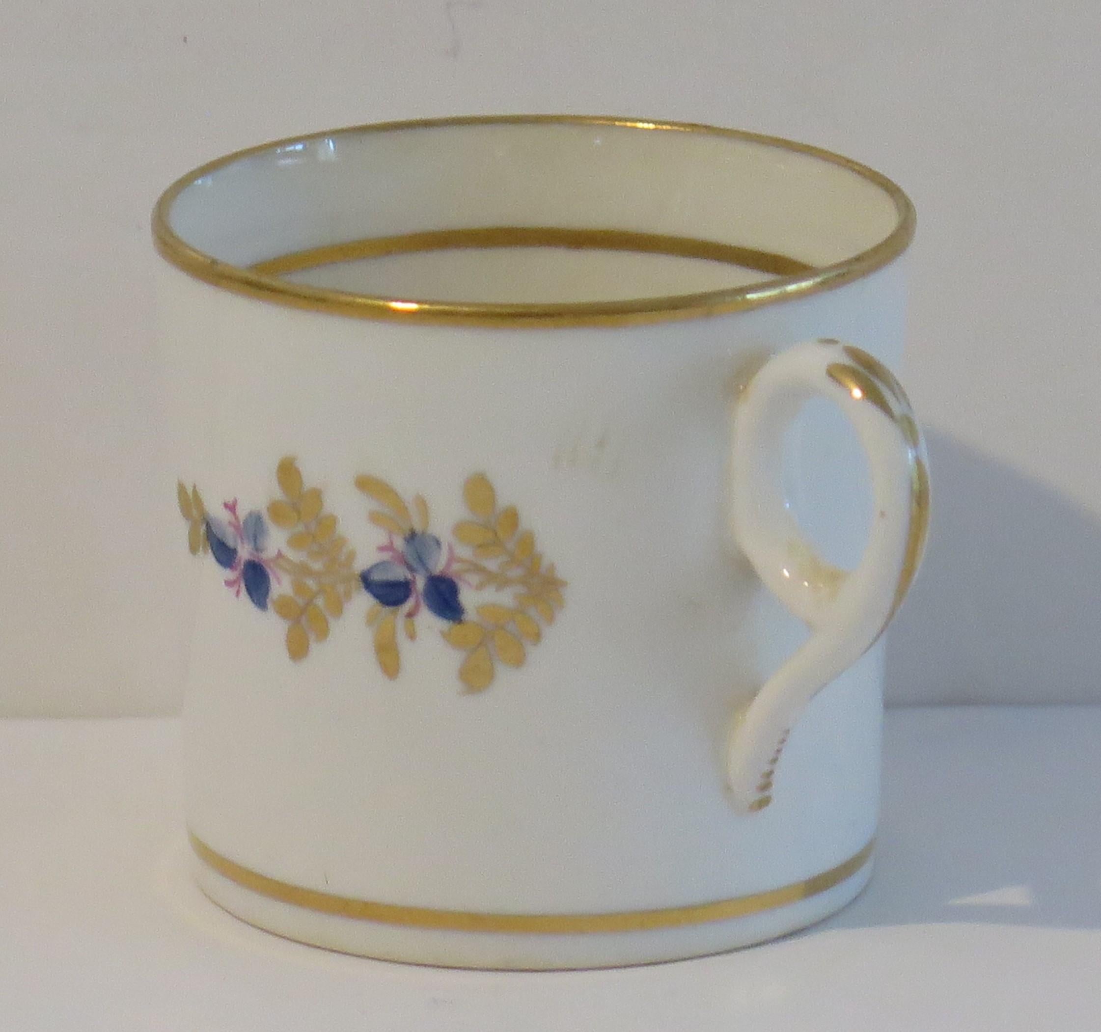 George 111 Frühes Minton Porzellan Kaffeekanne Hand gemalt  Muster 76, ca. 1805 (Handbemalt) im Angebot