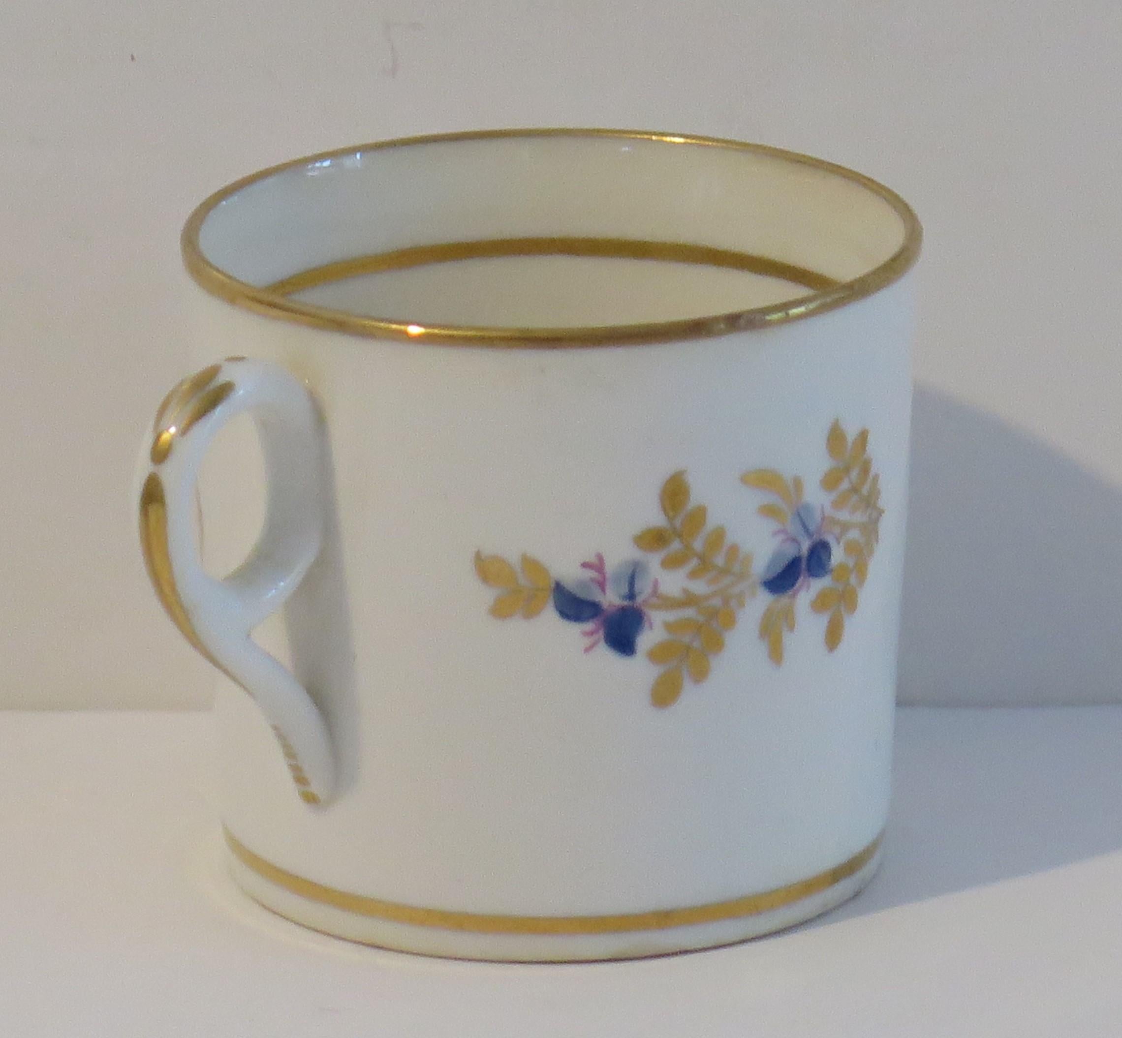George 111 Early Minton Porcelain Coffee Can Hand Painted  Pattern 76, Ca 1805 In Good Condition For Sale In Lincoln, Lincolnshire