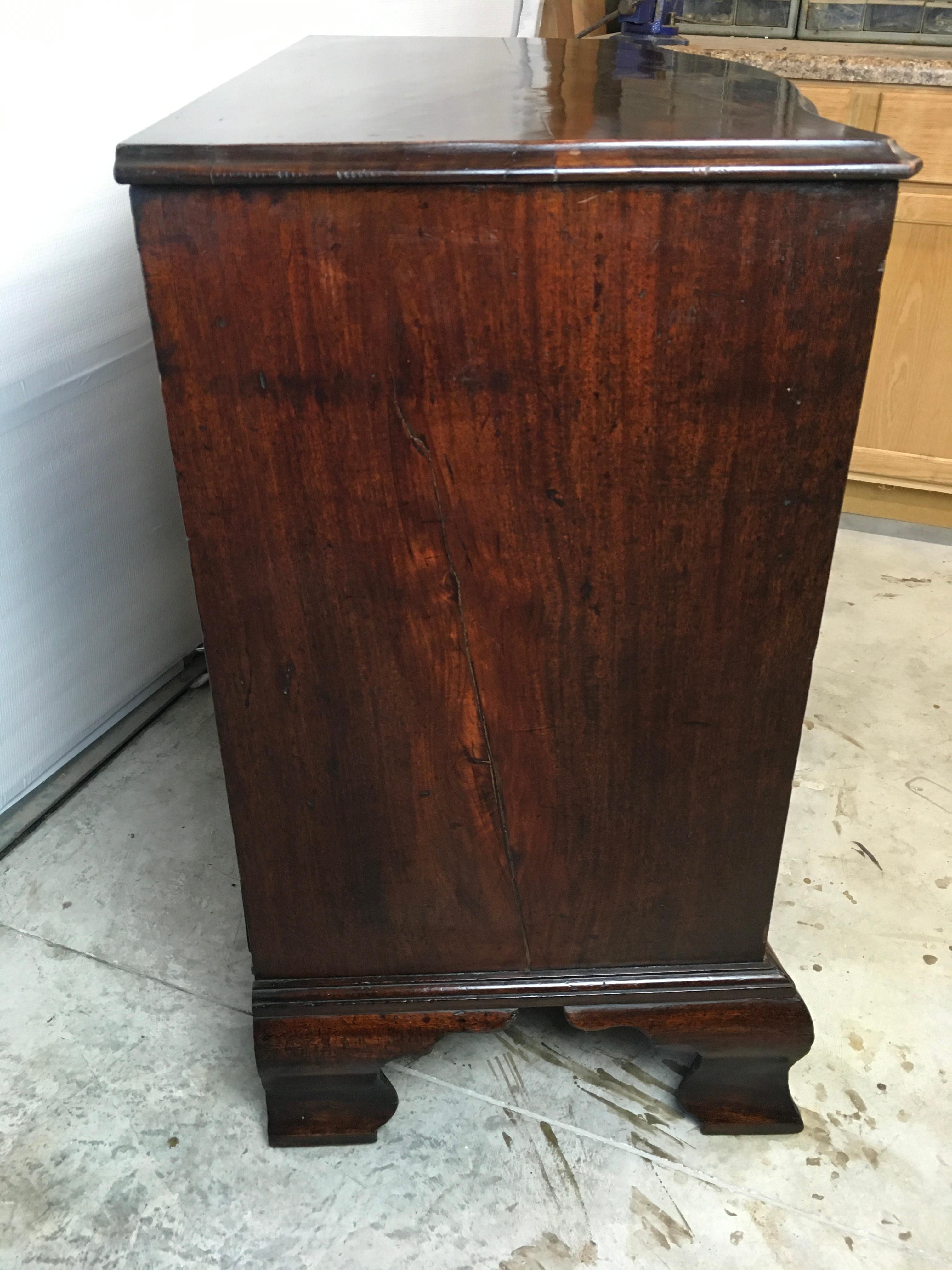 George 111 Mahogany Bachelors Chest For Sale 3