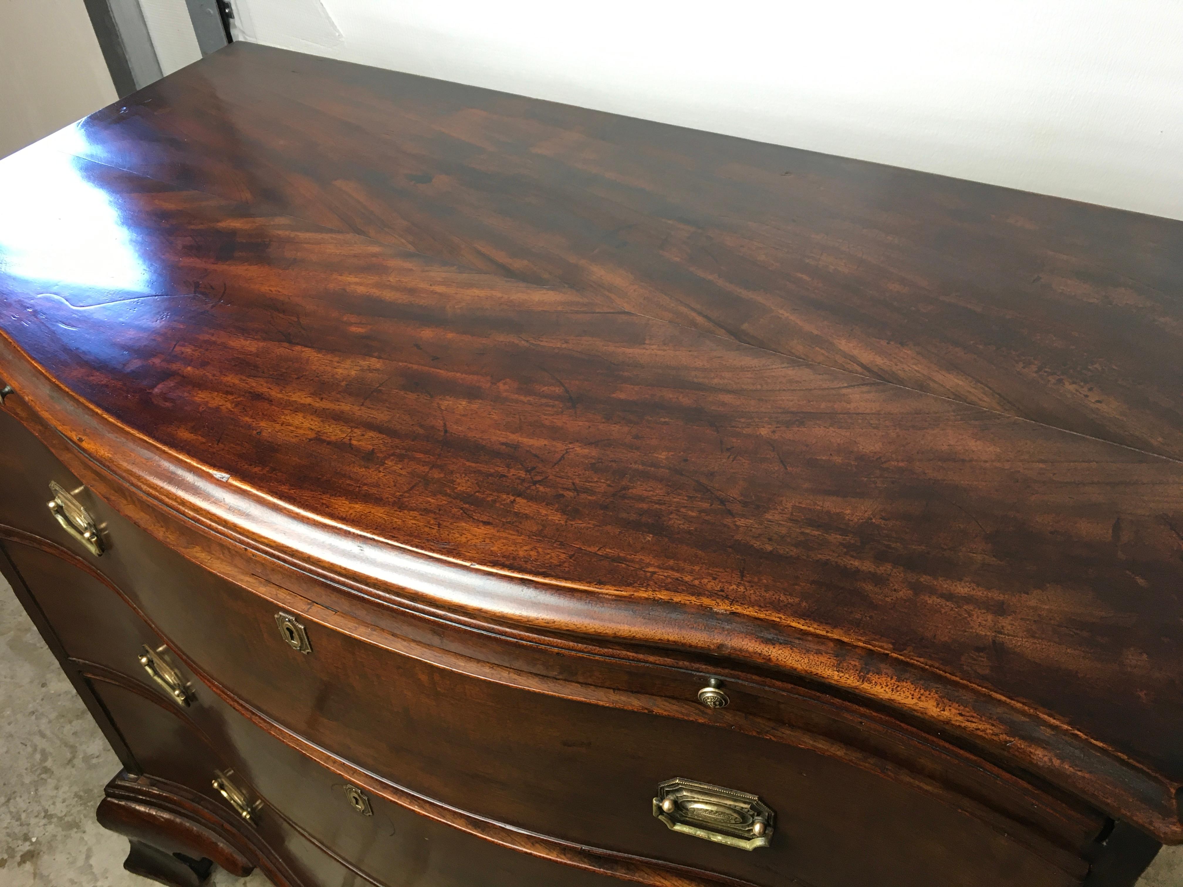 Unknown George 111 Mahogany Bachelors Chest For Sale