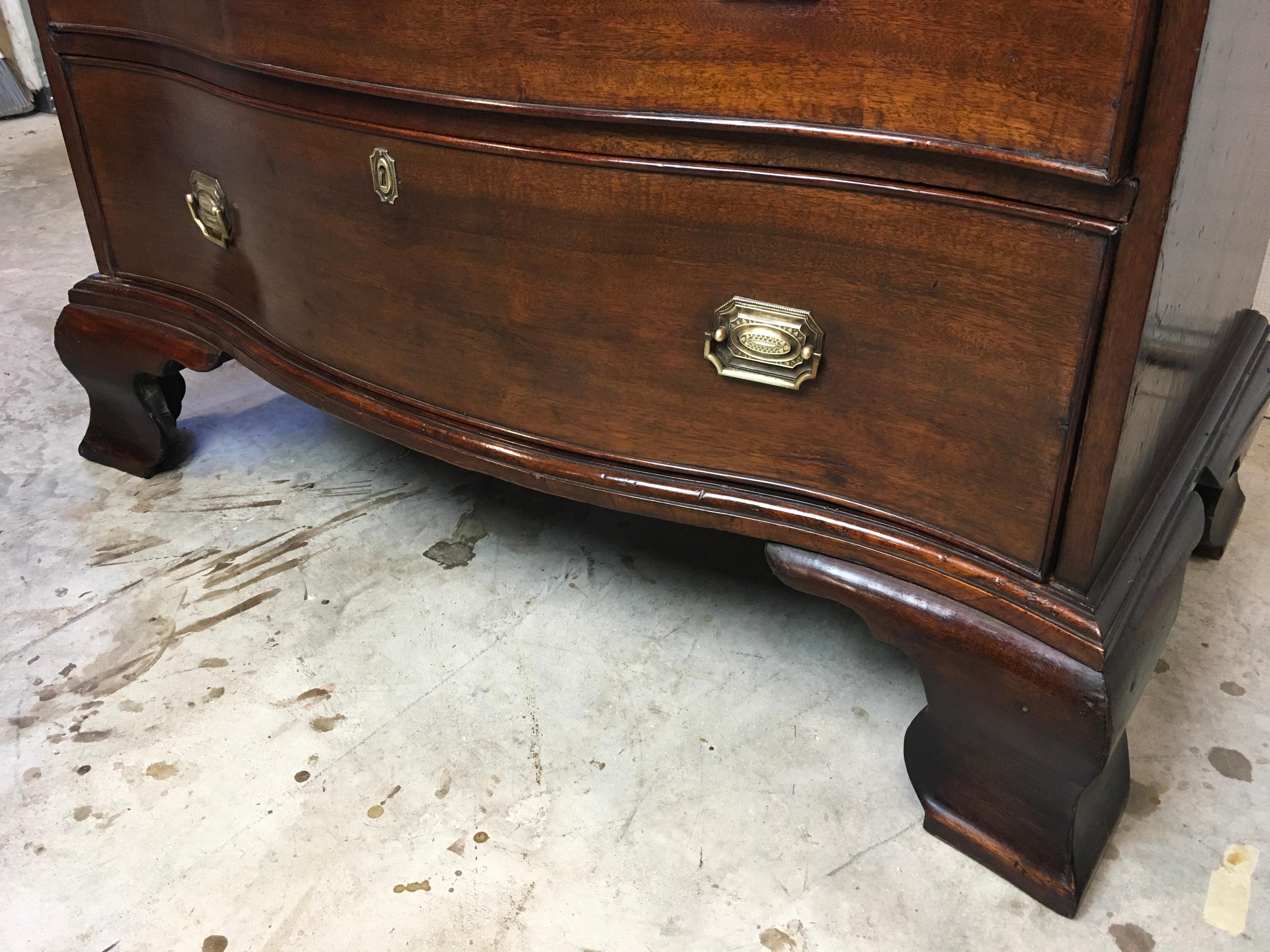 George 111 Mahogany Bachelors Chest In Good Condition For Sale In Bradenton, FL