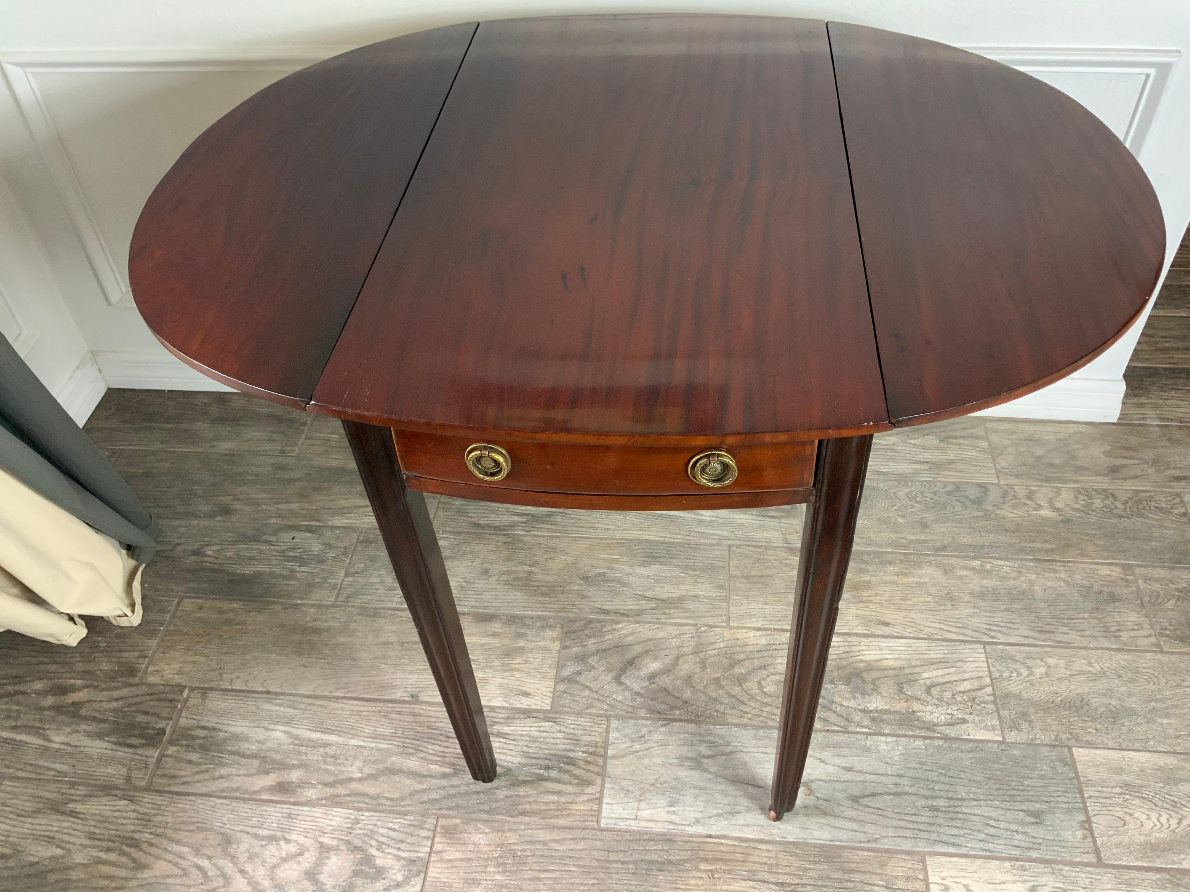 18th Century George 111 Mahogany Pembroke Table For Sale