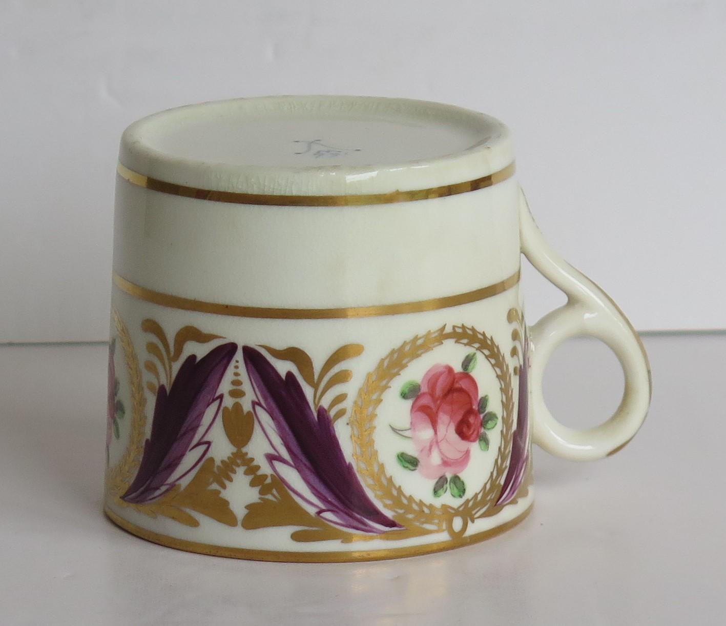 George 111 Lata de café de porcelana Minton pintada a mano en el modelo 791, ca 1805 en venta 11