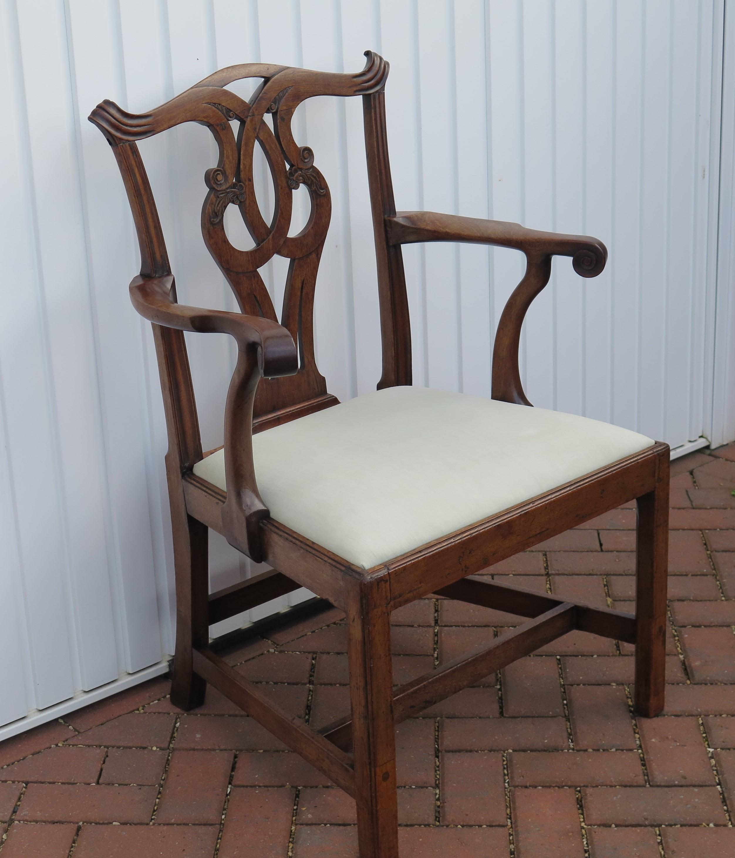 Hand-Crafted George 111 period Chippendale Arm Chair finely carved, Circa 1760 For Sale