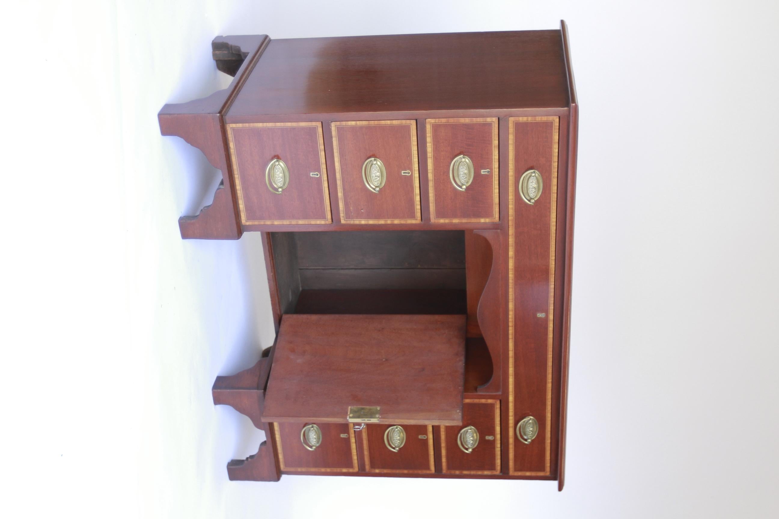 Regency Scrivania a ginocchio in mogano e intarsiata del periodo George 111 in vendita