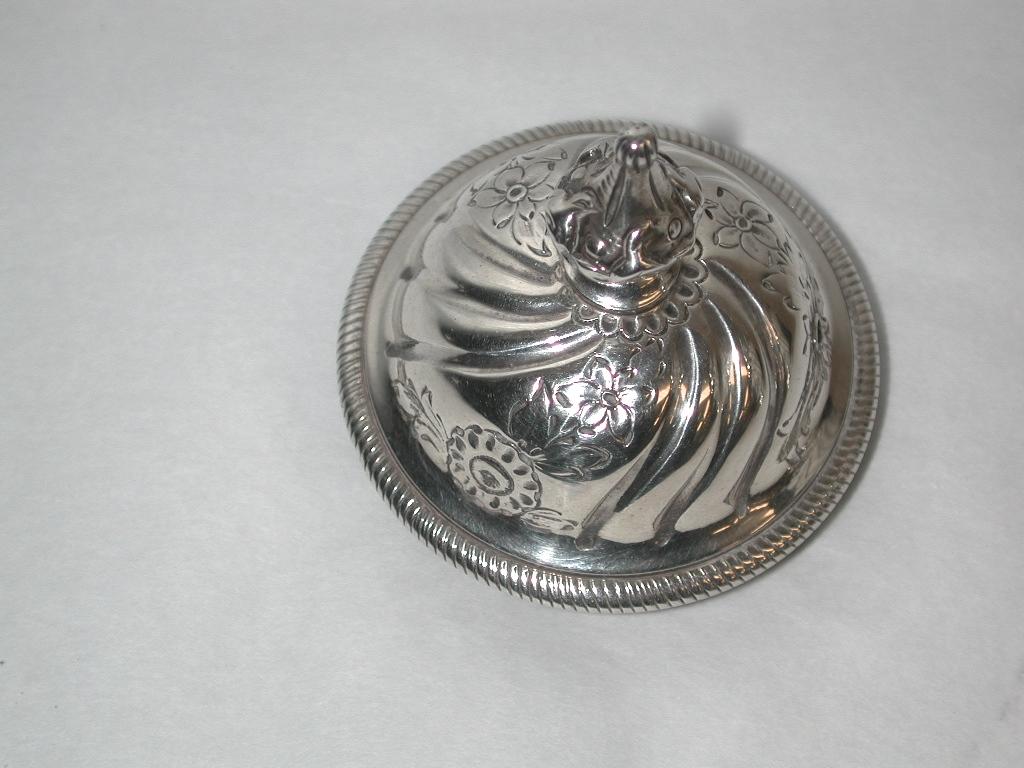 Mid-18th Century George 111 Silver Tea Caddy, Dated 1765, London, Benjamin Mountigue For Sale