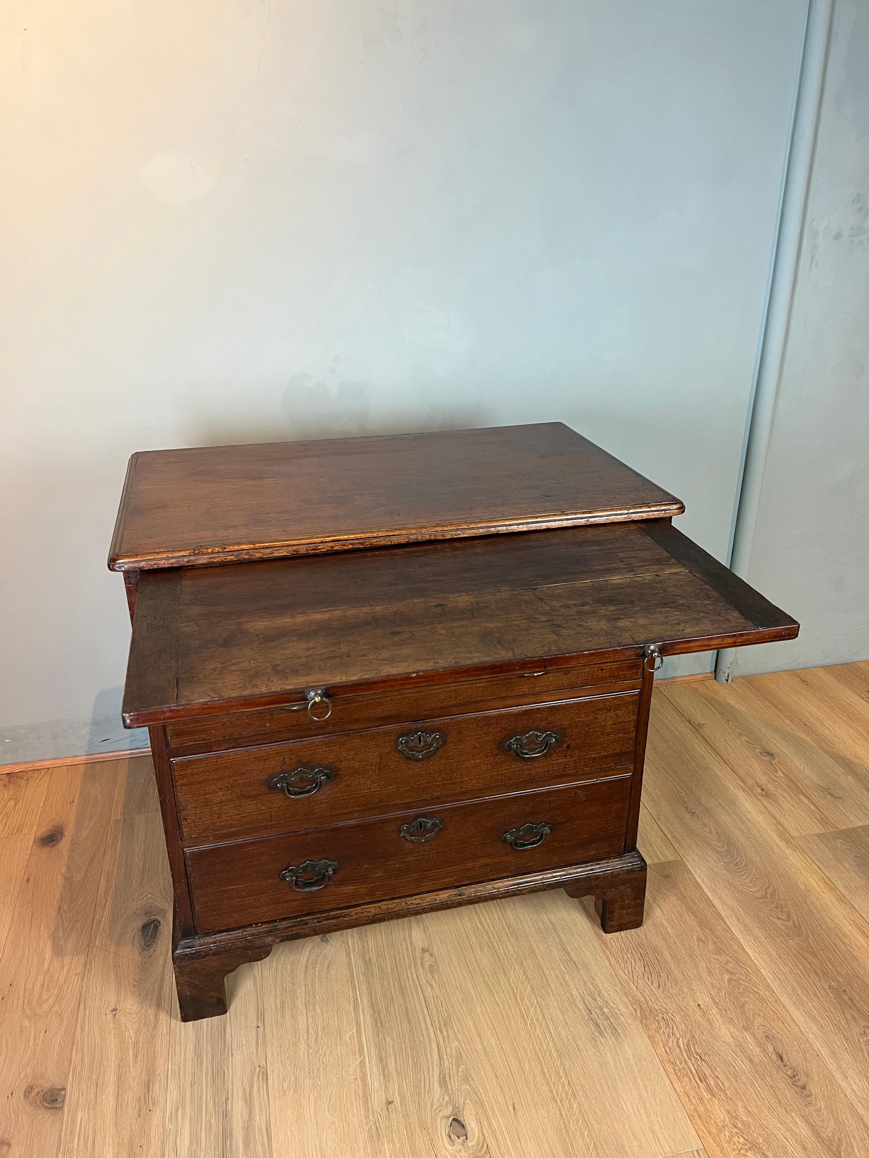 English George 2nd Virginian Walnut Chest of Drawers with Brushing Slide