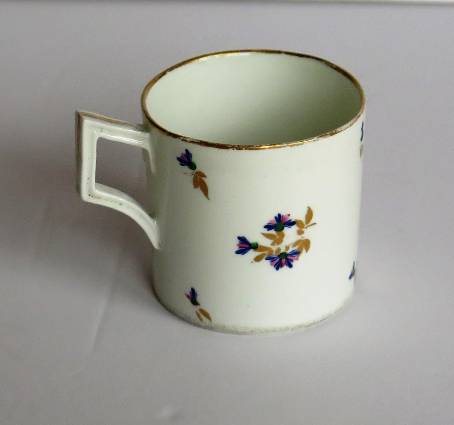 Hand-Painted George 3rd Derby Coffee Can Chantilly Sprigs Pattern 129, circa 1805-1810