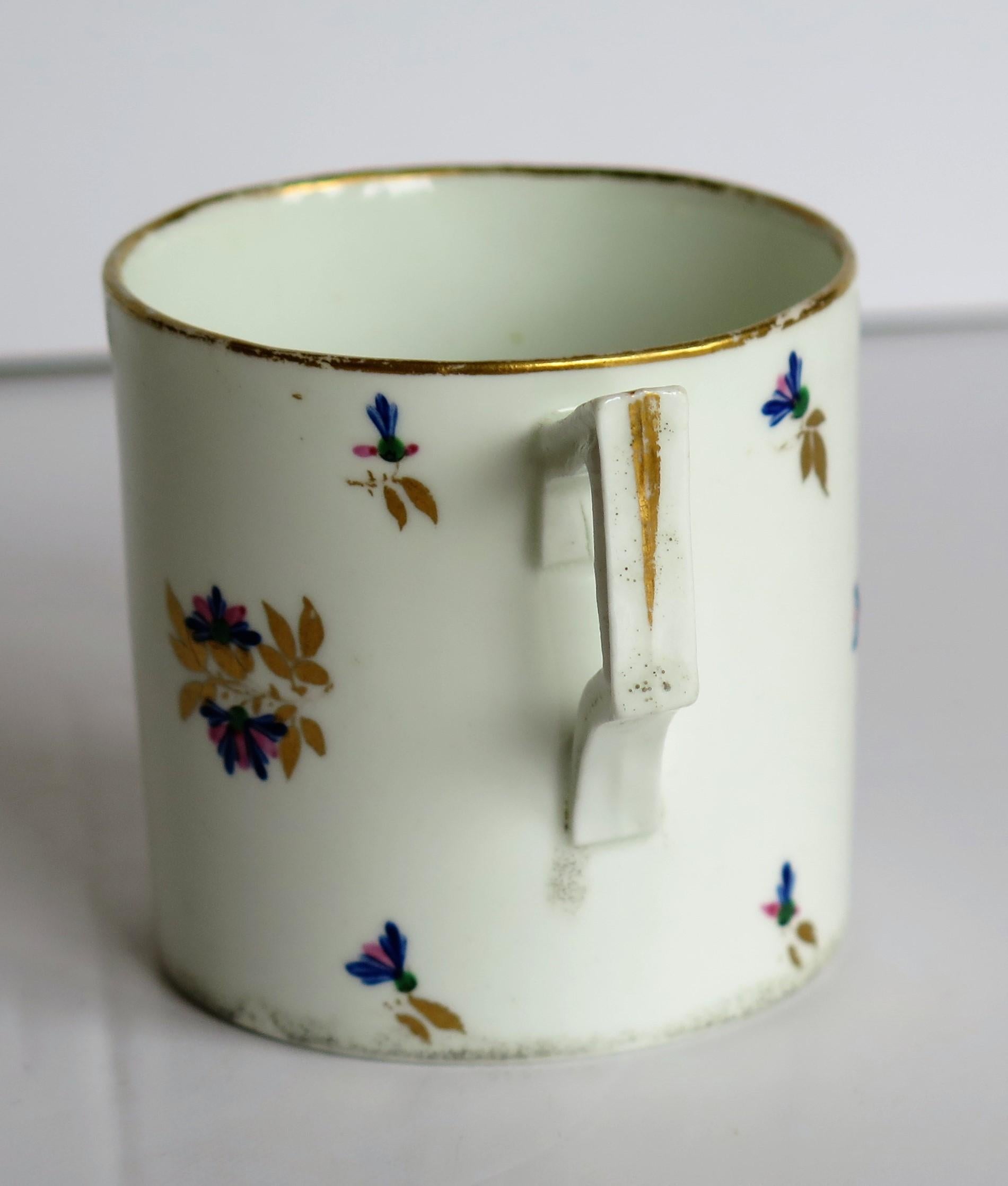Porcelain George 3rd Derby Coffee Can Chantilly Sprigs Pattern 129, circa 1805-1810