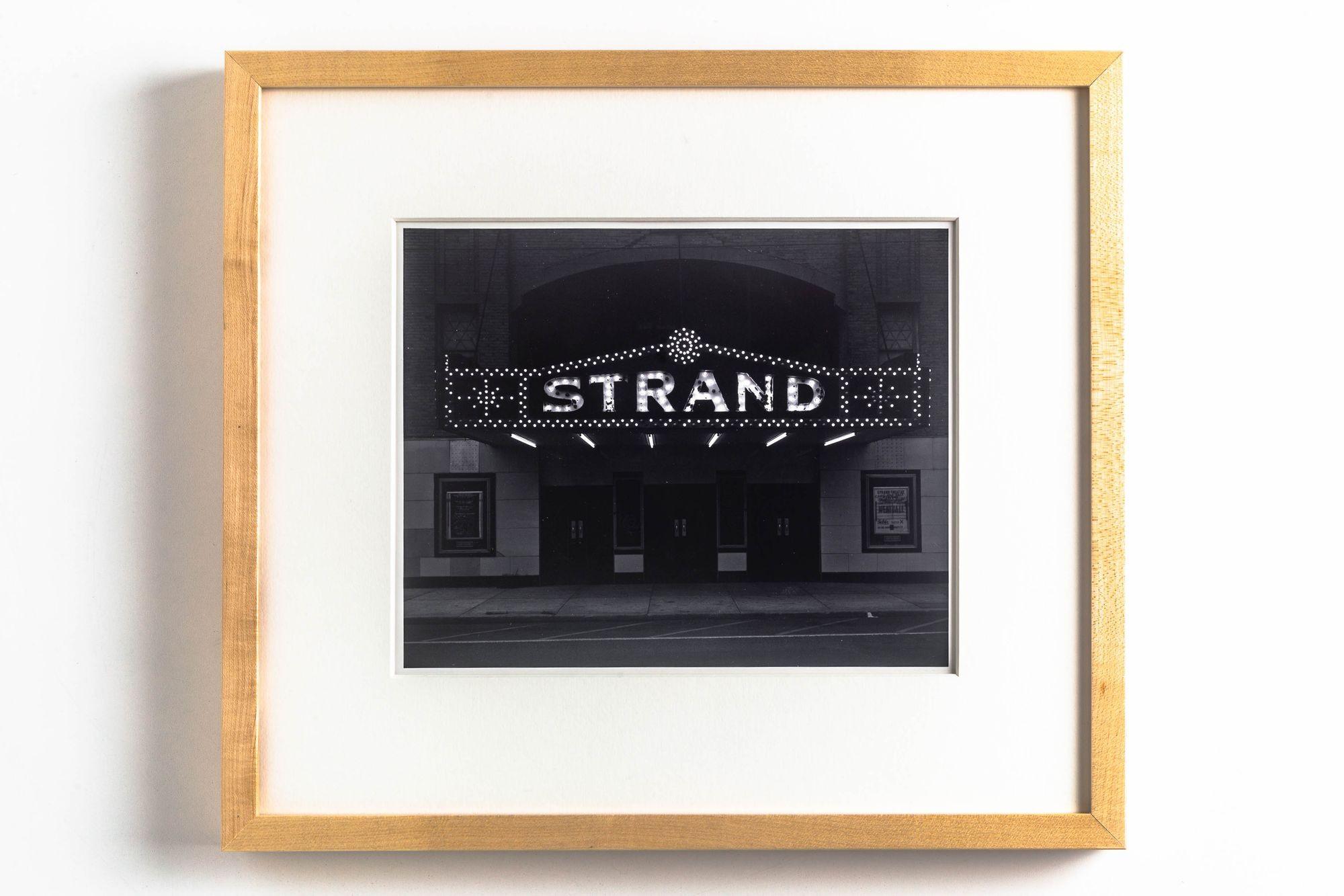 George A. Tice Strand-Theater (Appliqué) im Angebot