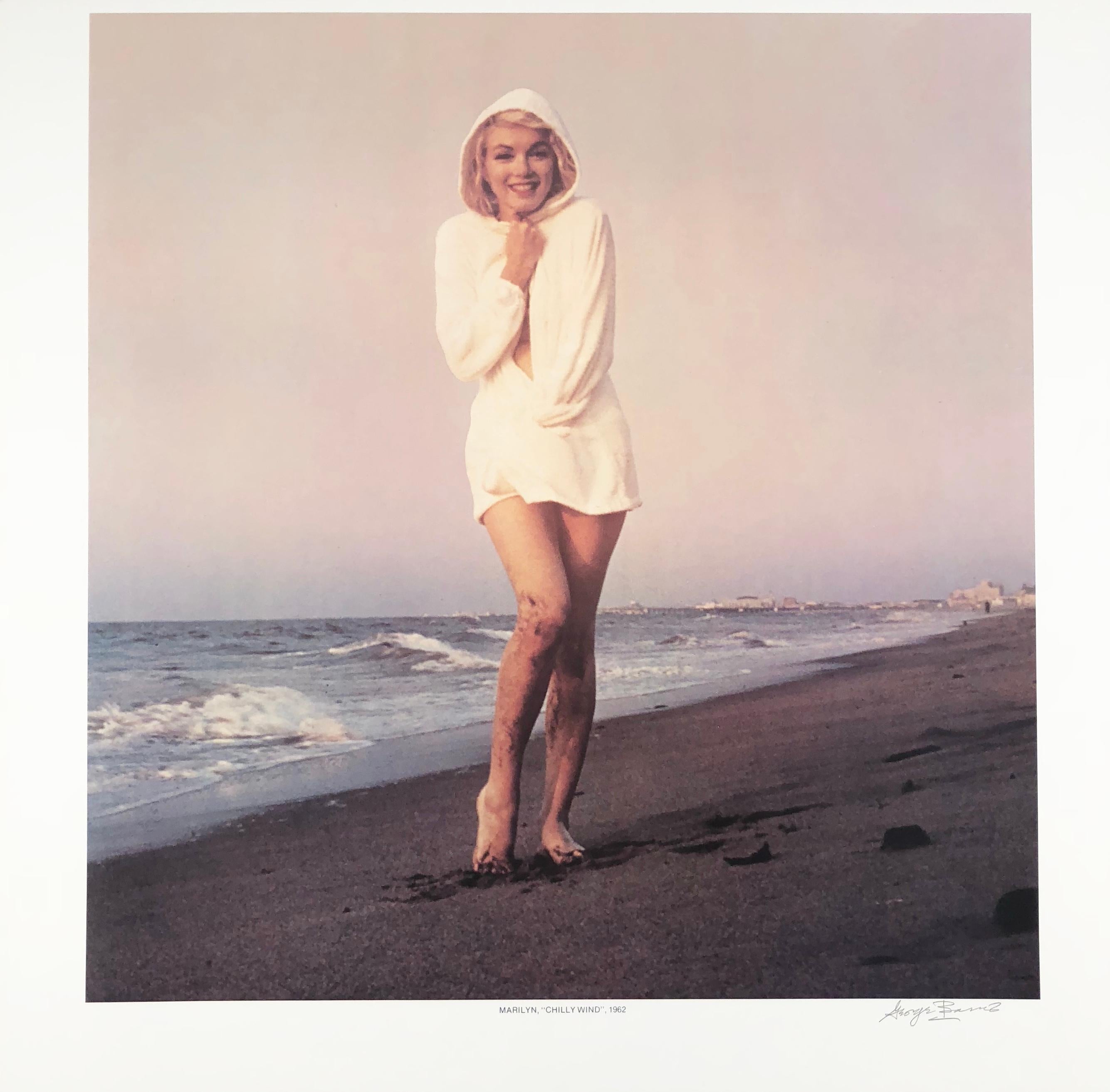 Dieses Bild stammt aus dem letzten Fotoshooting von Marilyn Monroe, das von George Harris 2 1/2 Wochen vor ihrem Tod im August 1962 in Santa Monica, Kalifornien, aufgenommen wurde. Fotolithografie nach dem Originalnegativ. Herausgegeben von Edward