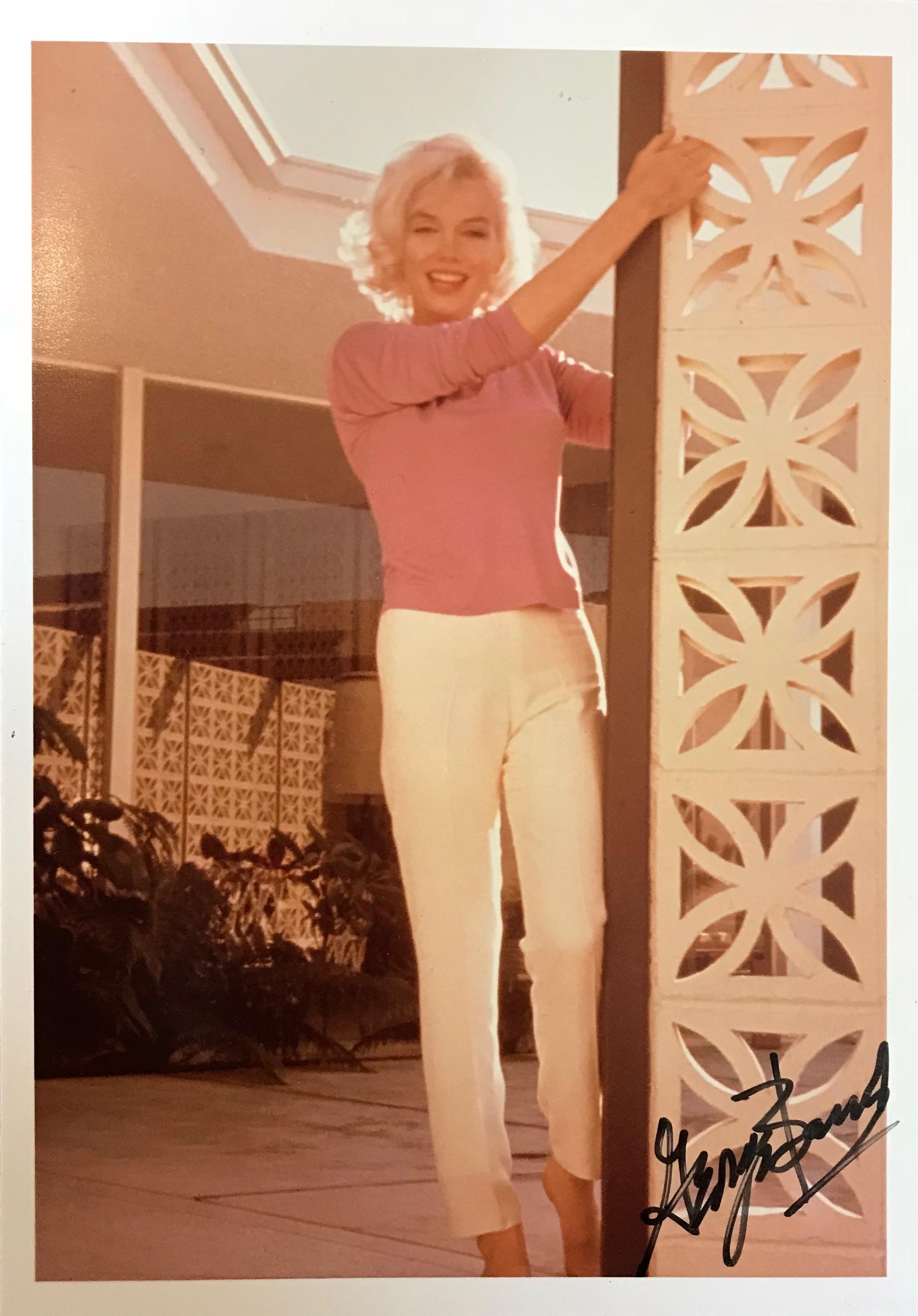 Marilyn Monore Rosa Triptychon (Beige), Color Photograph, von George Barris