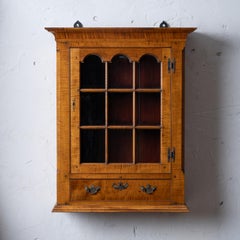 Armoire suspendue en érable George Beshore