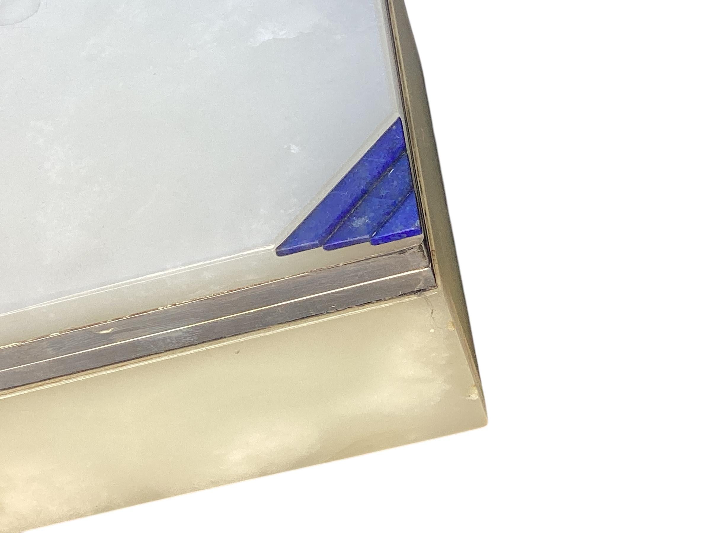 Metà XX secolo George Betjemann Art Deco in argento massiccio con onice bianca e lapis in vendita