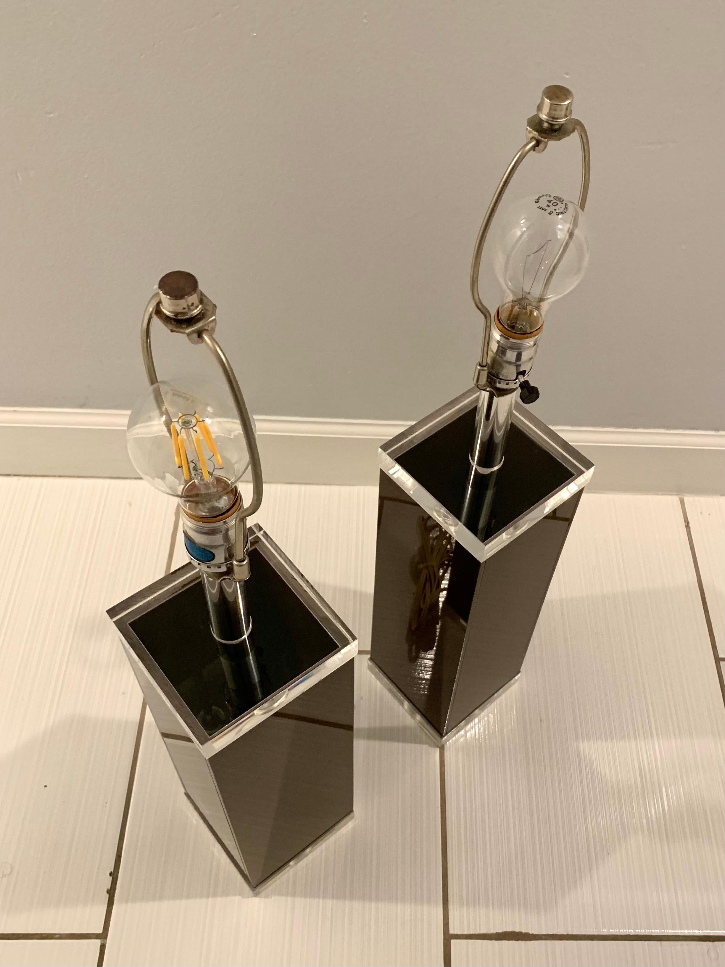 Mid-Century Modern George Bullio Lucite Lamps in Brown and Clear, a Pair For Sale