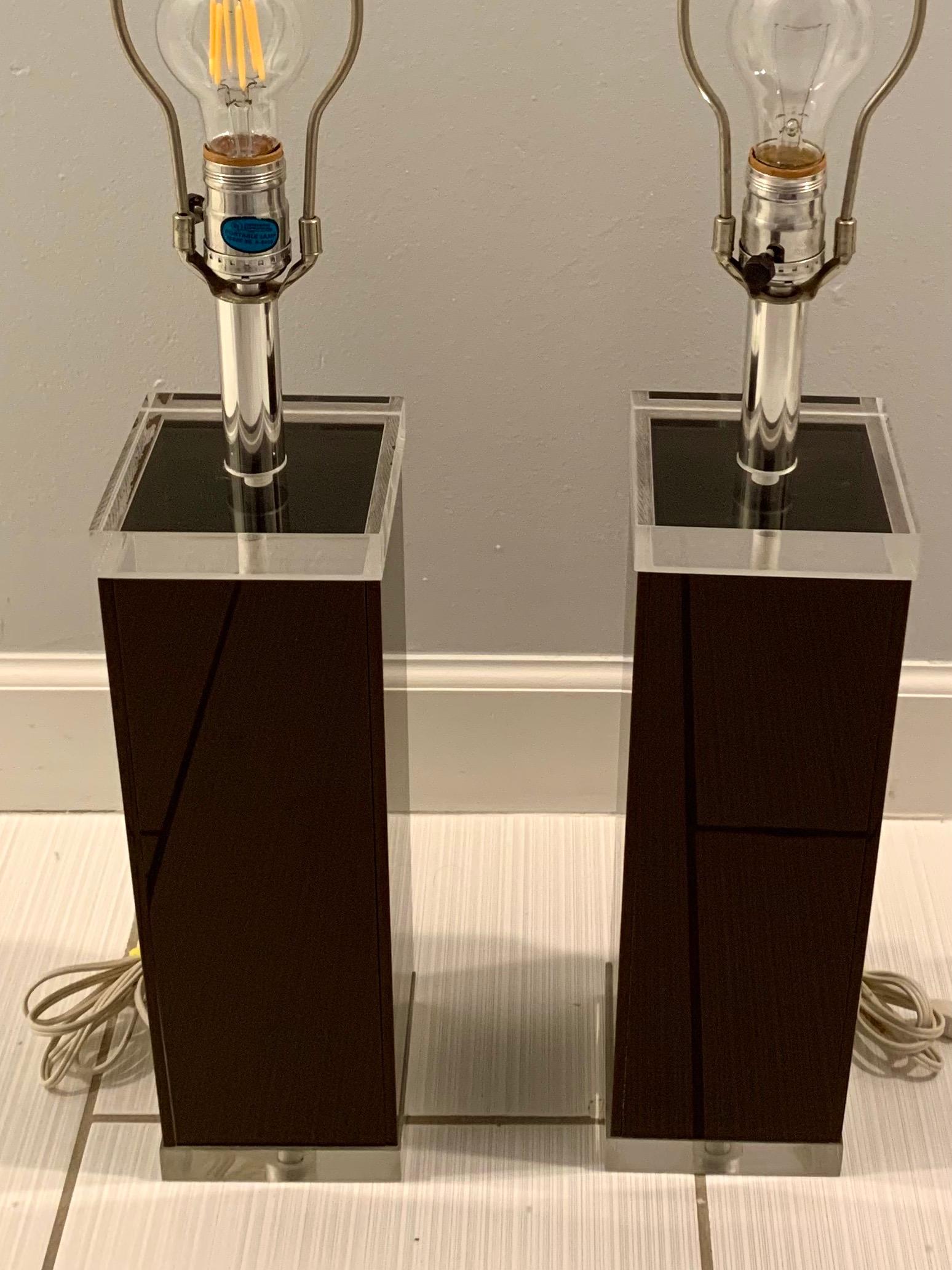 George Bullio Lucite Lamps in Brown and Clear, a Pair In Good Condition For Sale In Boynton Beach, FL