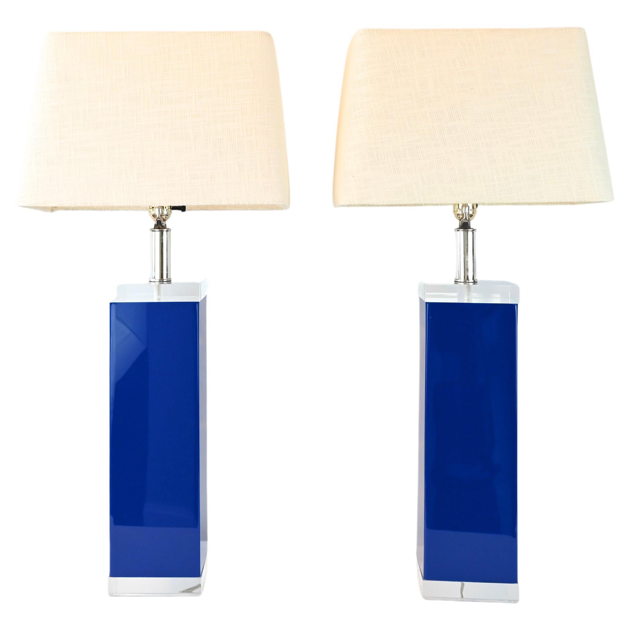 Paar Lucite-Tischlampen von George Bullio, blau und klar  im Angebot