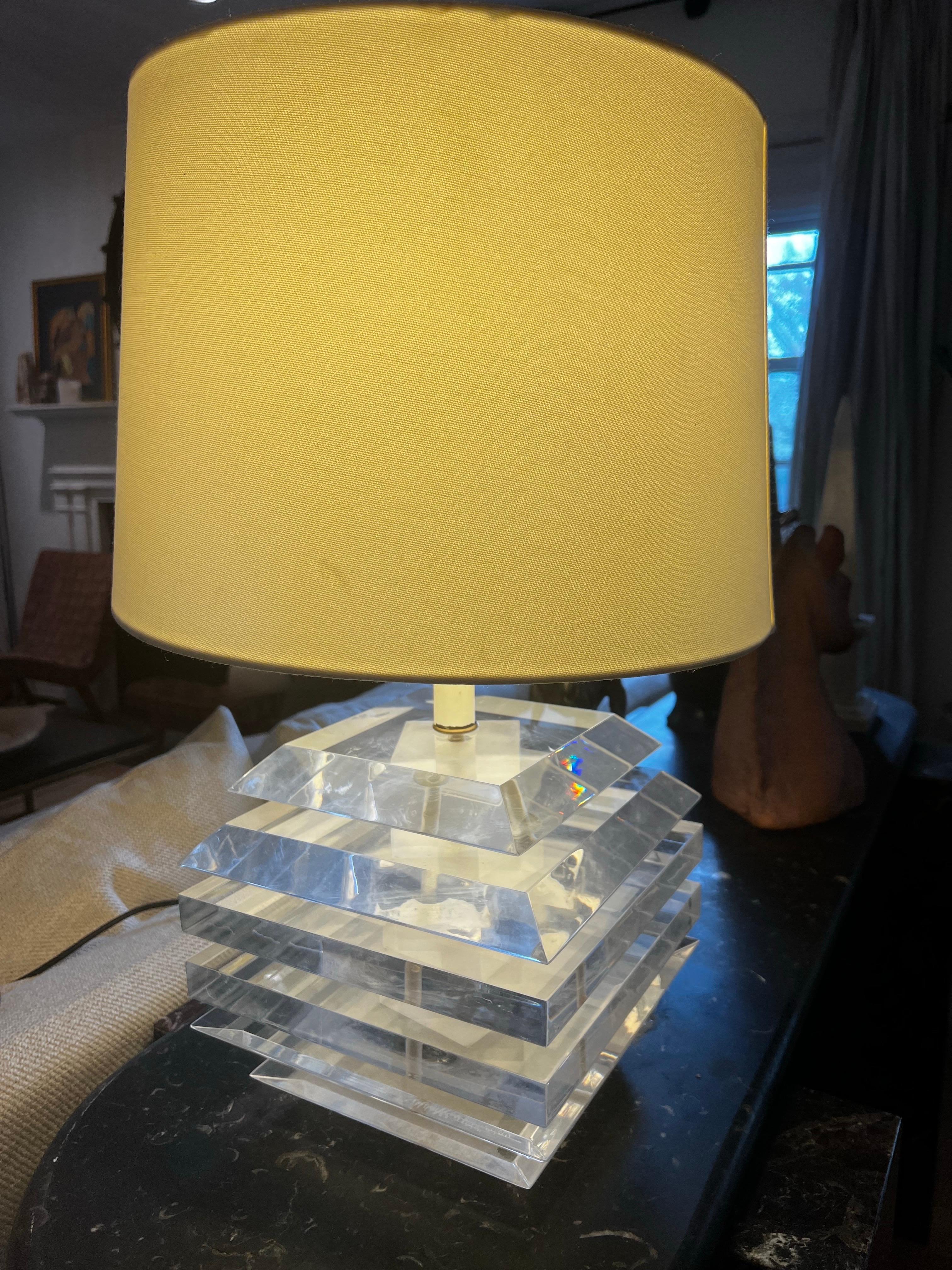 American George Bullio Mid Century Modern Stacked Lucite Table Lamp - Medium Height For Sale