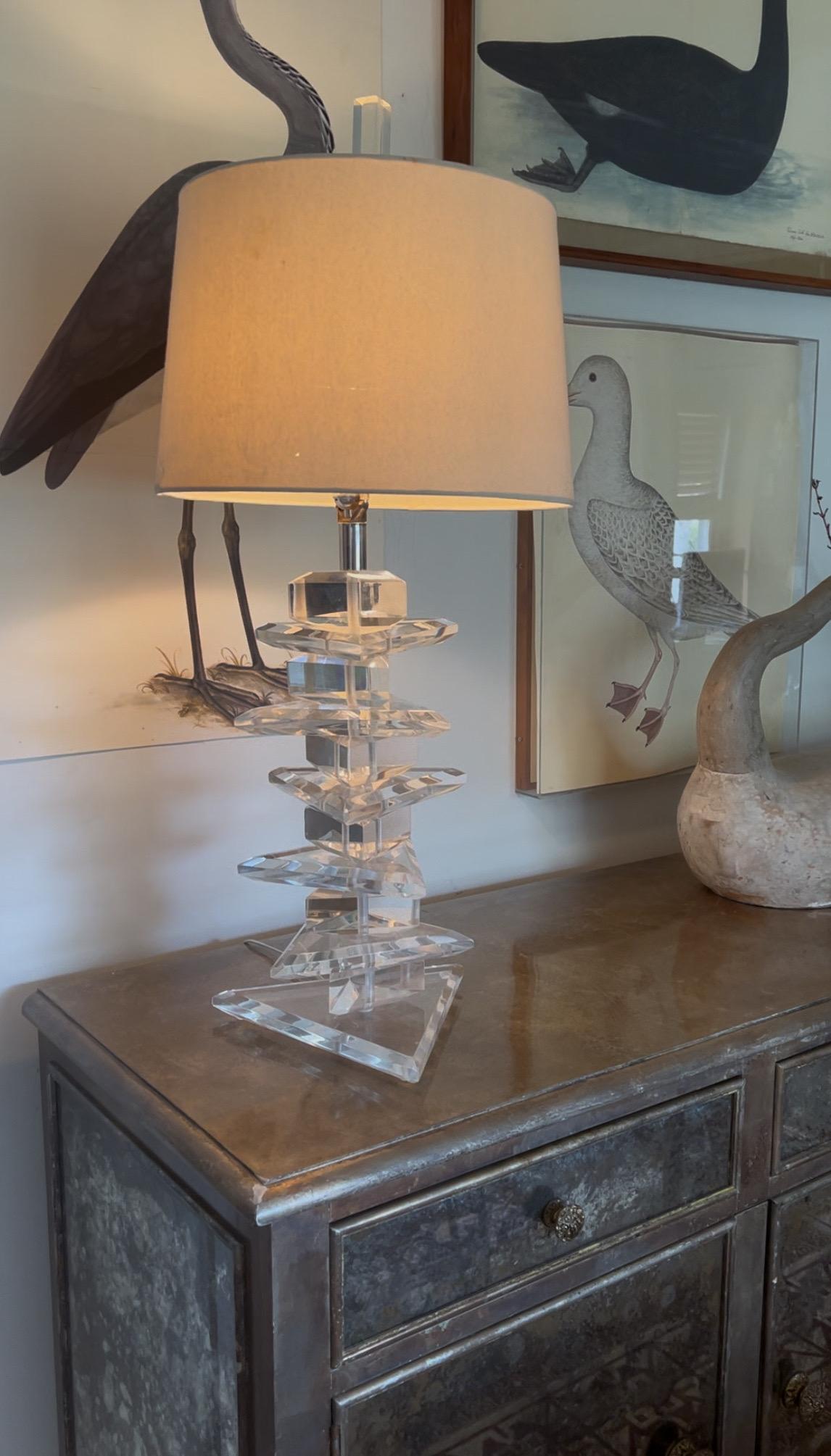 Beautiful stacked Lucite Table Lamp by George Bullio.
Very similar to Karl Springer style.

Each lucite piece is large and small triangles.  Includes lucite finial.

*Lampshade not included.
