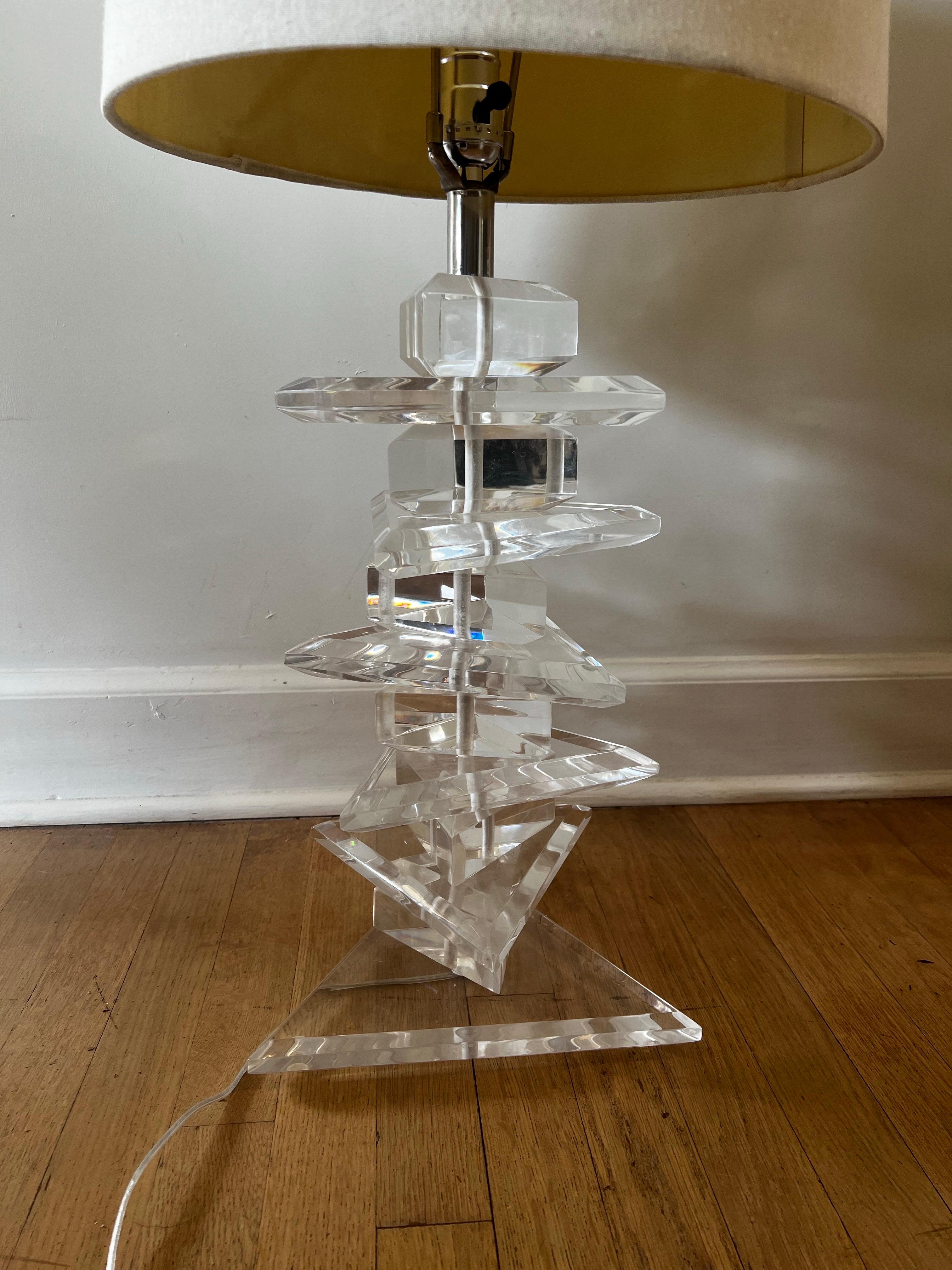 George Bullio Stacked Triangle Lucite Table Lamp - Karl Springer Style For Sale 3