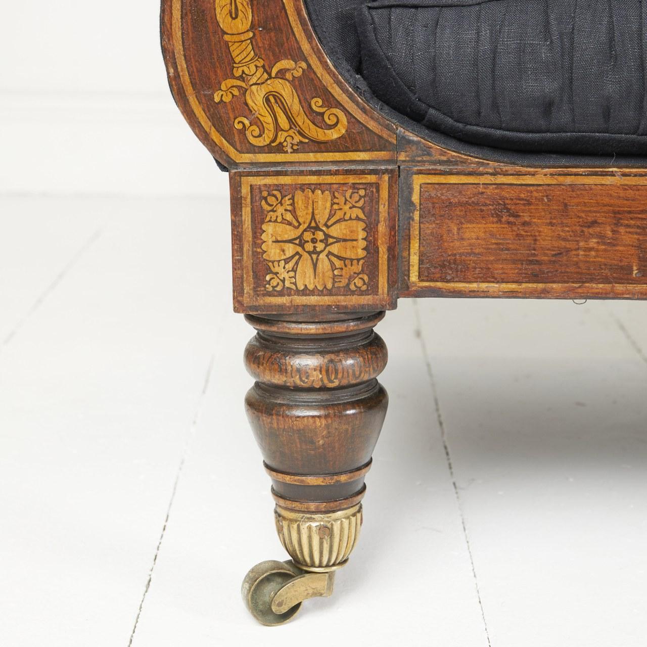 Canapé régence peint George Bullock en vente 11