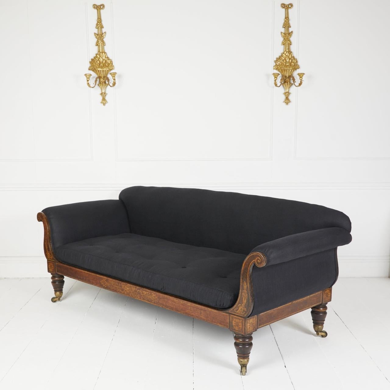 Canapé régence peint George Bullock en vente 12