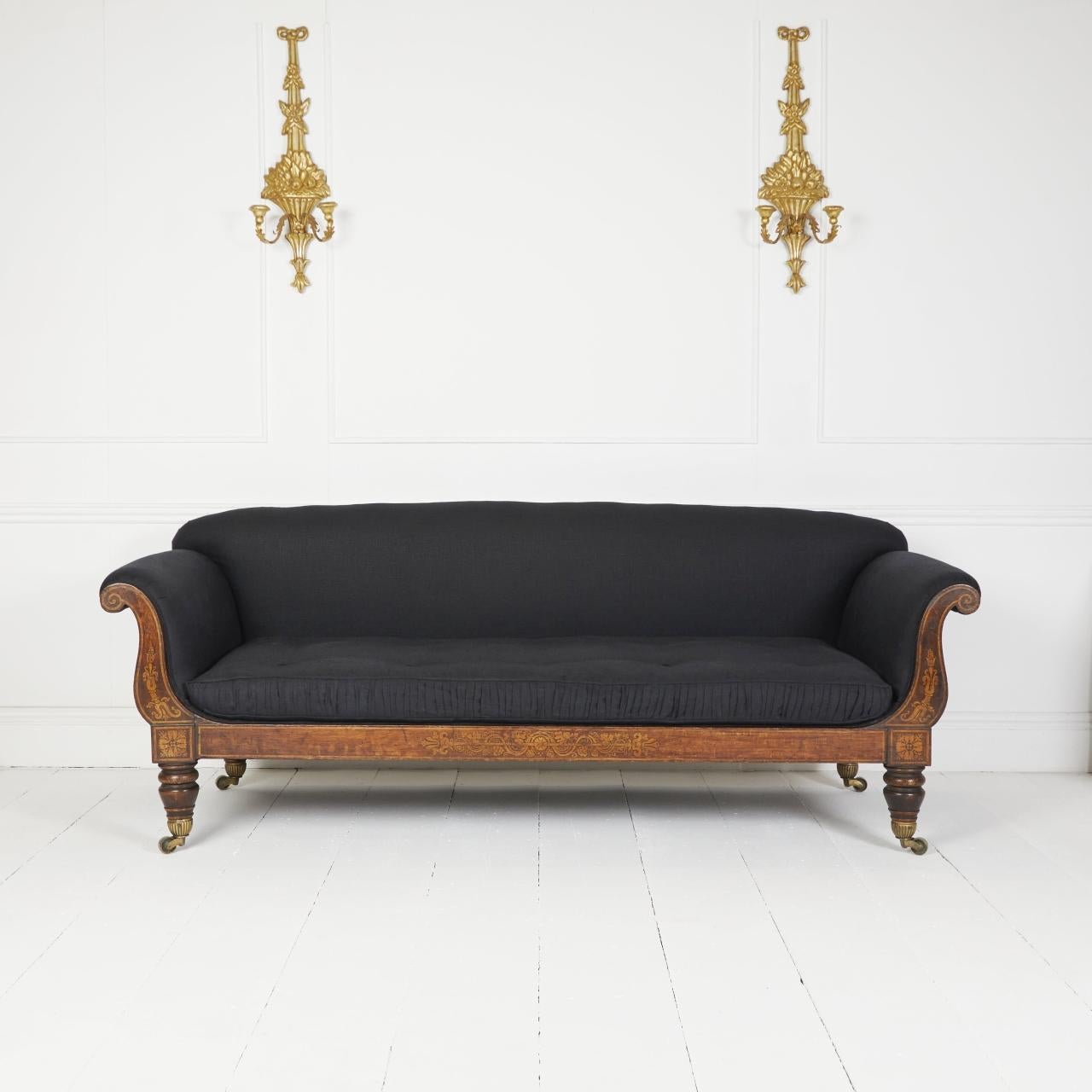 Anglais Canapé régence peint George Bullock en vente