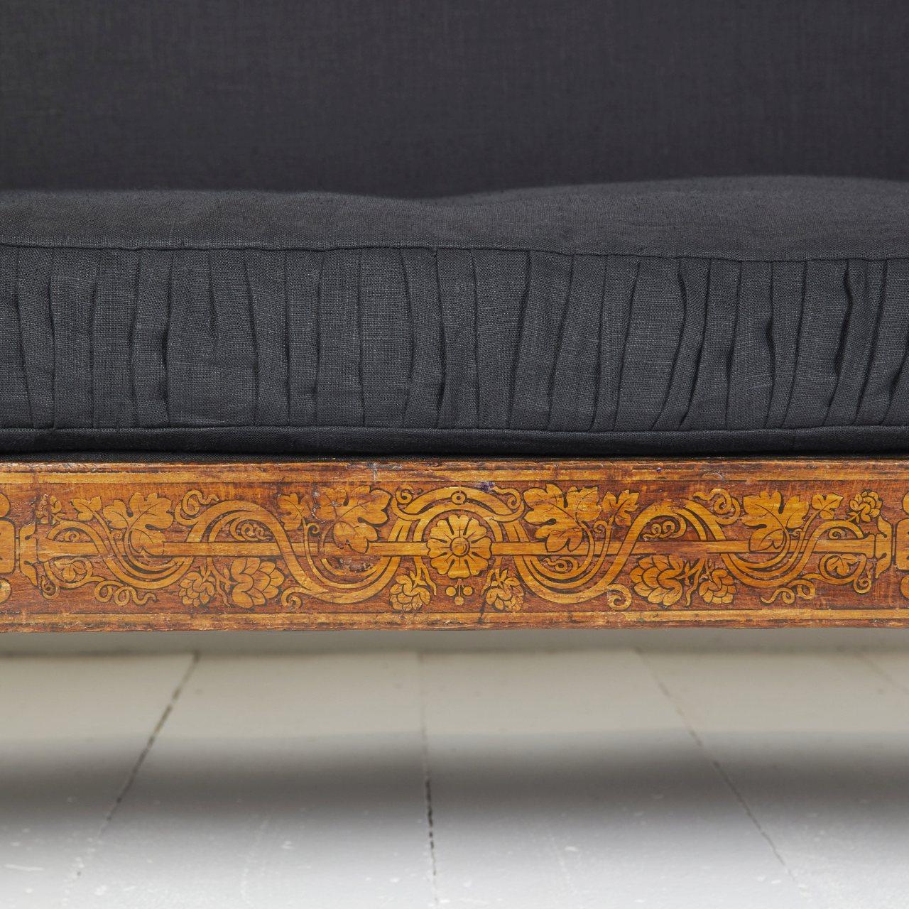 Canapé régence peint George Bullock en vente 3