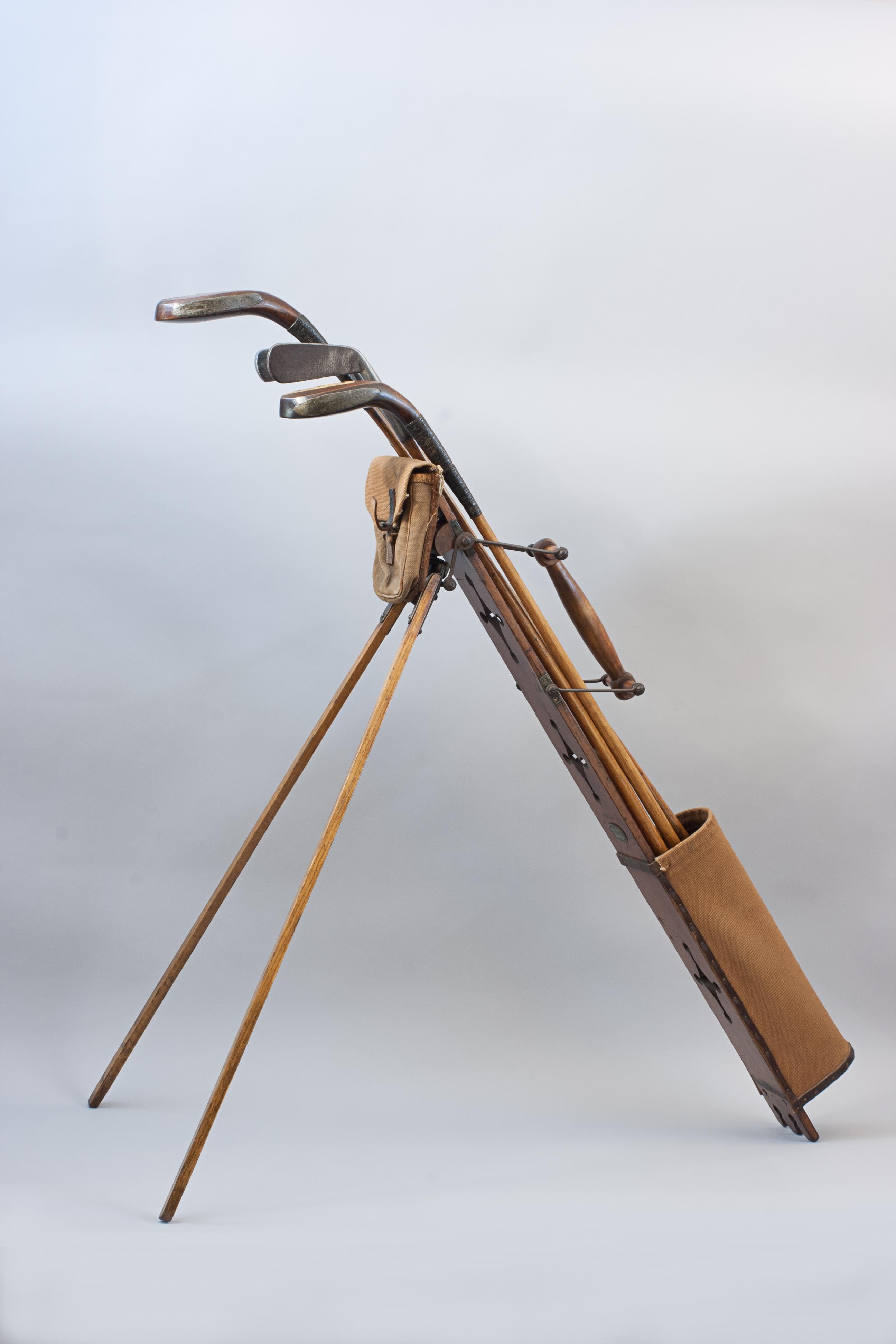 George Bussey Automaton Caddie Golf Bag In Good Condition For Sale In Oxfordshire, GB