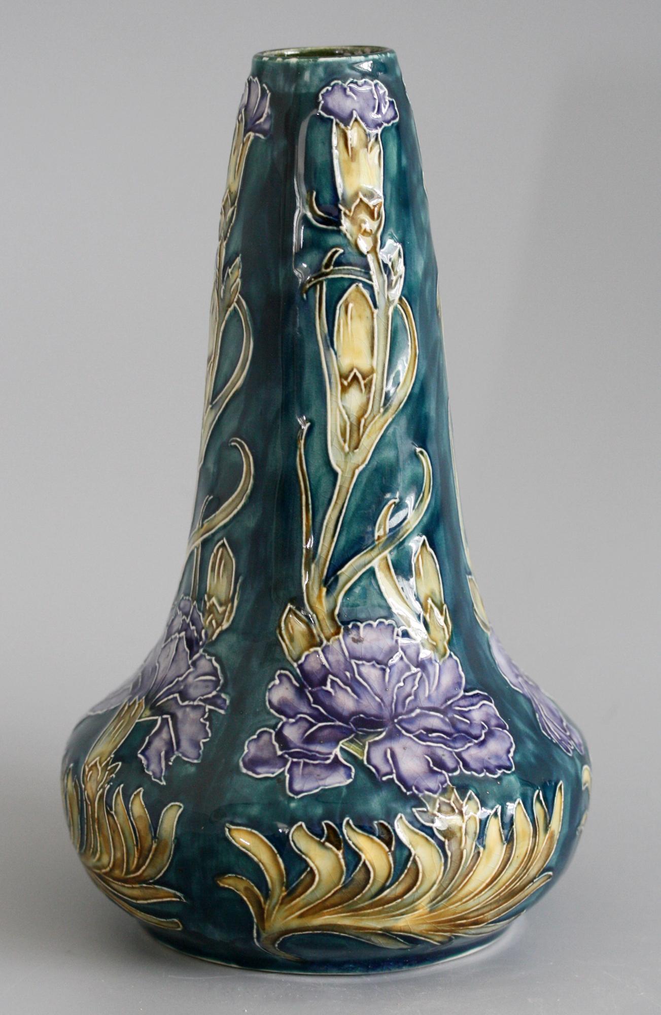 George Cartlidge Hancock Morris Ware Art Deco Vaso dipinto a mano con garofani in vendita 3