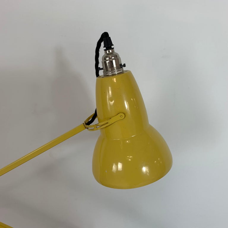 George Carwardine for Herbert Terry Anglepoise Lamp in Yellow In Good Condition For Sale In Lewes, East Sussex