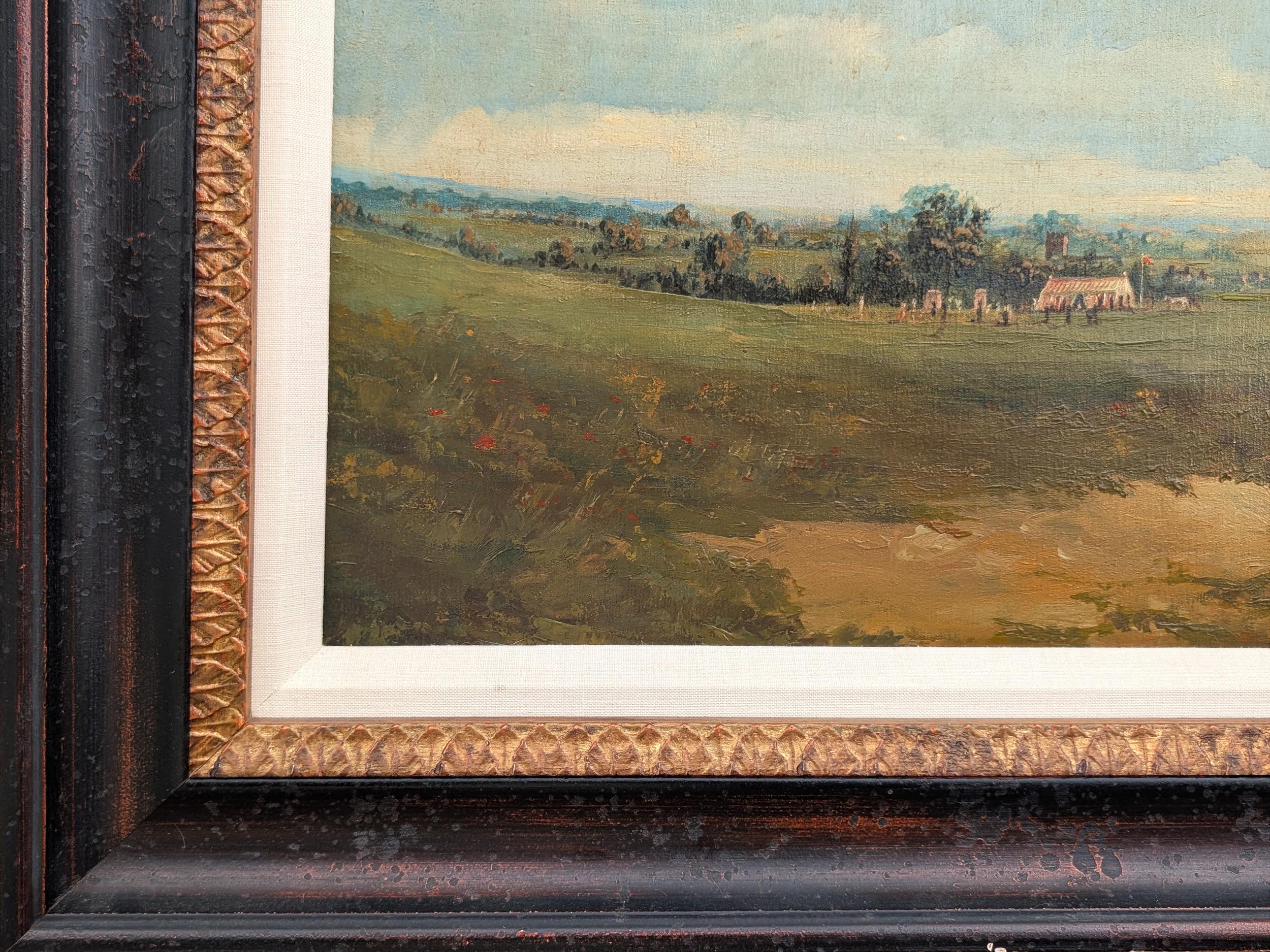 Naturalistisches Landschaftsgemälde eines Pferdes, das auf einem Feld neben einem Polozelt steht im Angebot 1