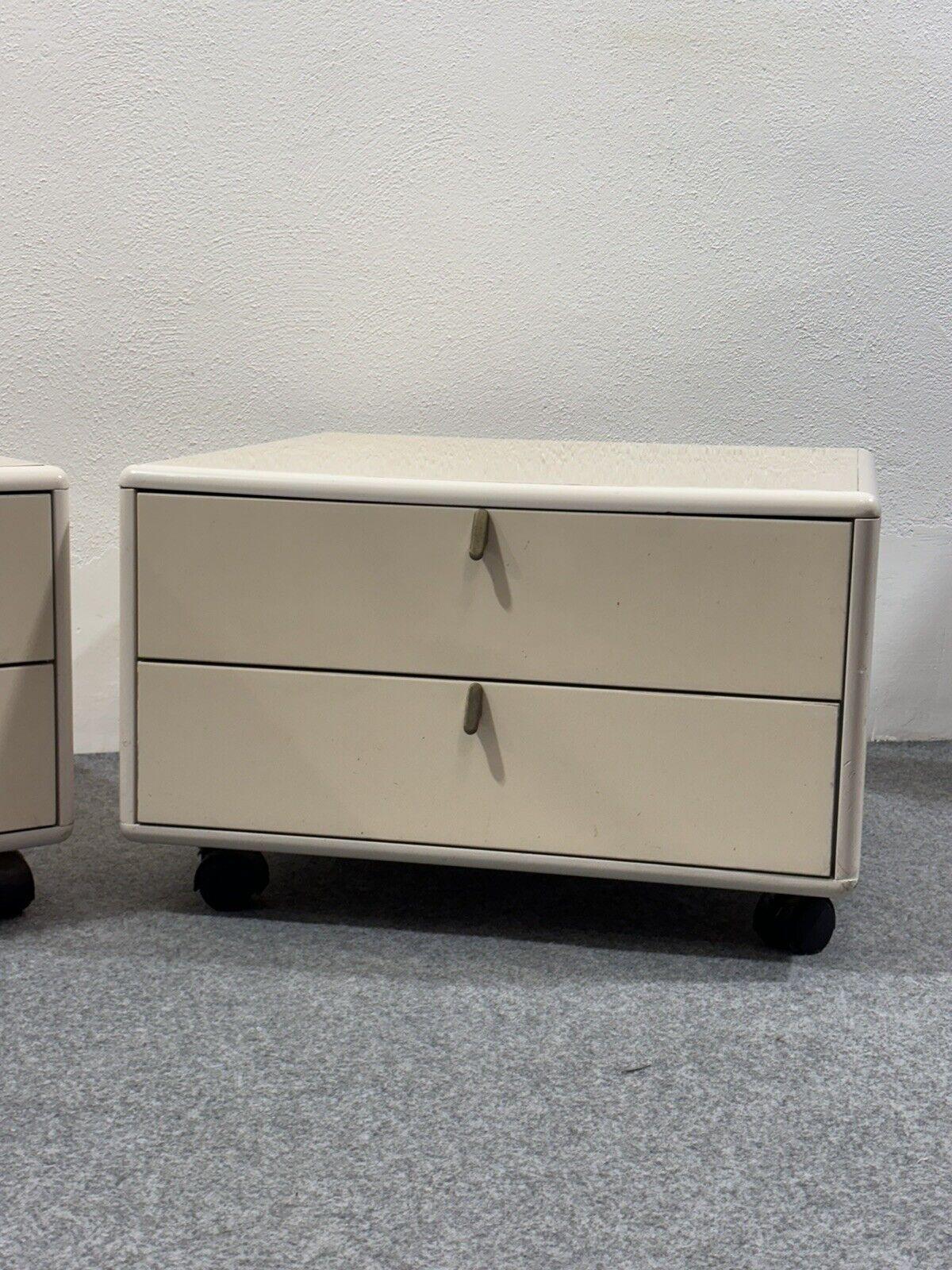 Italian George Coslin Pair Of Longato Henna Nightstands 1970s Modern Design For Sale