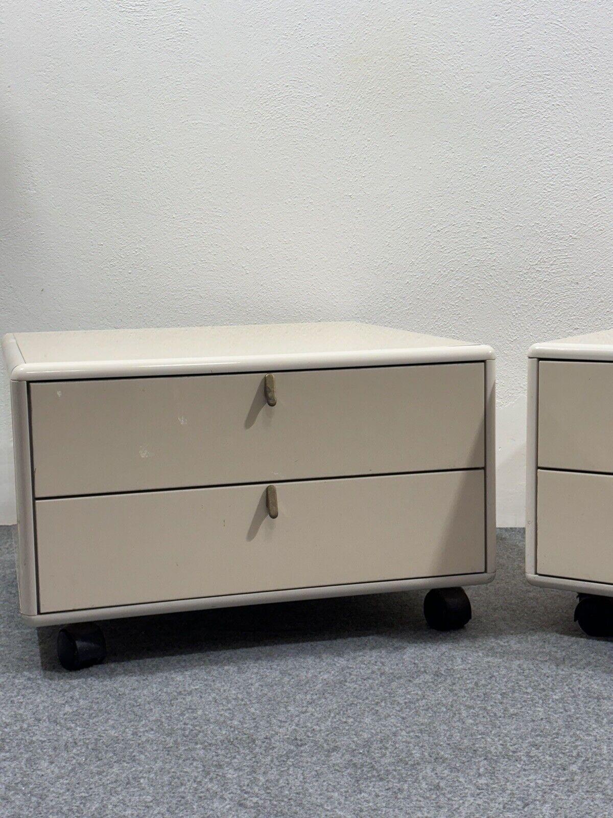 George Coslin Pair Of Longato Henna Nightstands 1970s Modern Design In Good Condition For Sale In Taranto, IT