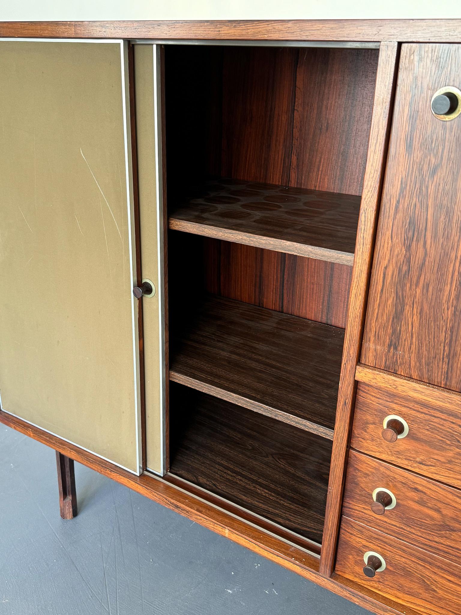 George Coslin, buffet italien en bois des années 50. en vente 4