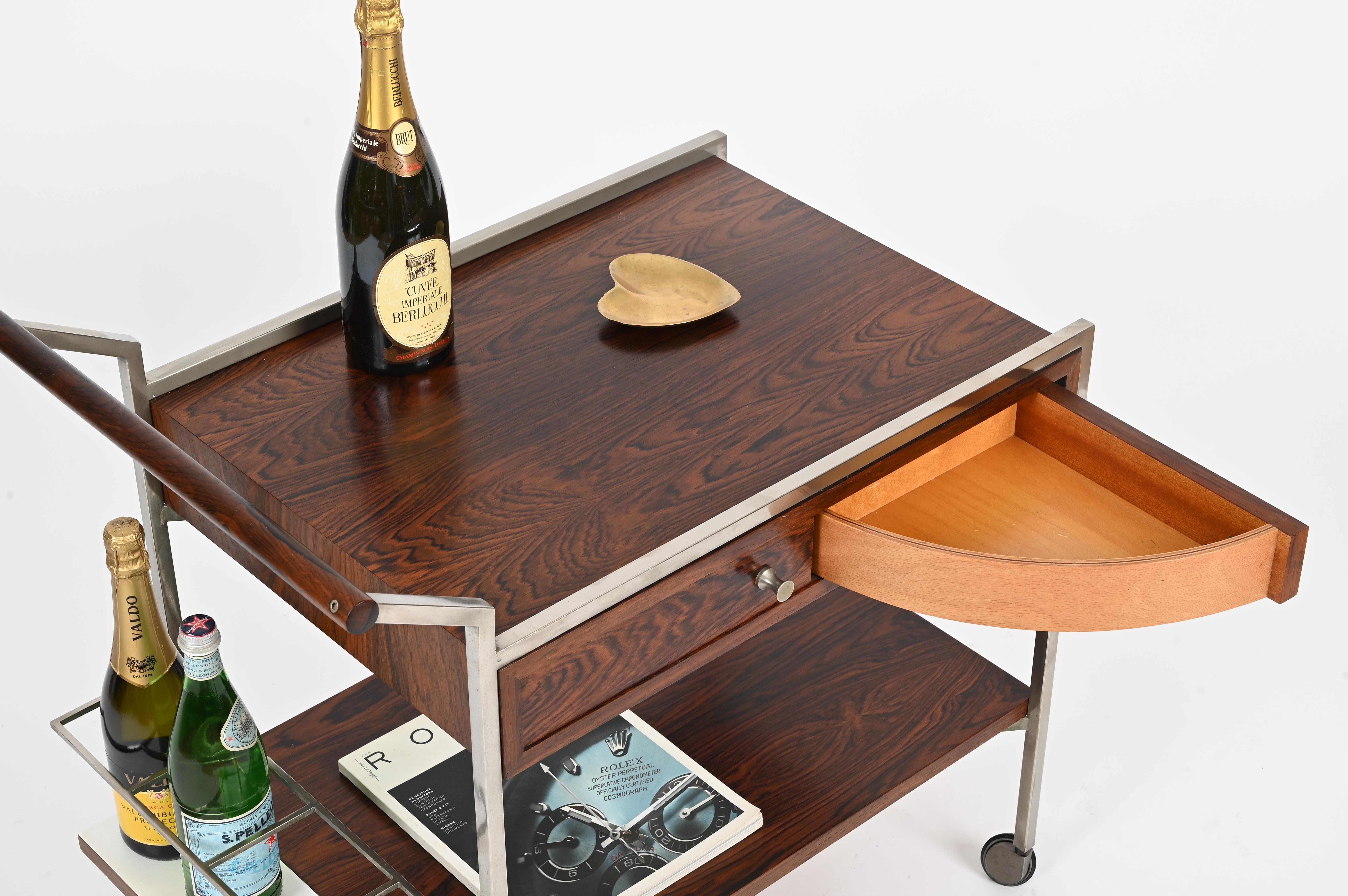 Mid-Century moderno Carrello da bar con cassetti in palissandro e cromo di Georges Coslin, Italia, anni '50 in vendita