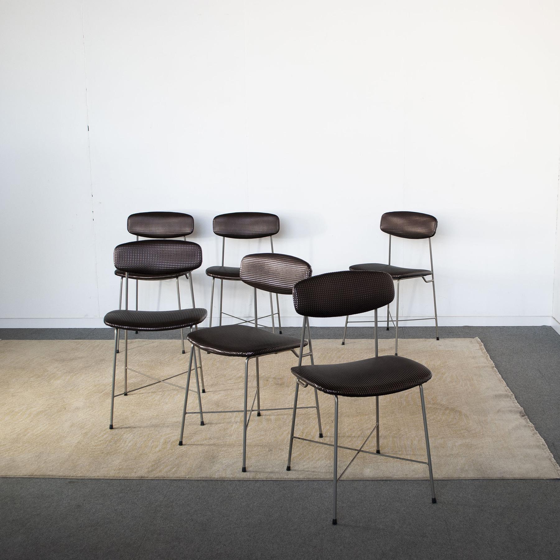 Milieu du XXe siècle George Coslin Ensemble de six chaises pour Faram Début des années soixante en vente