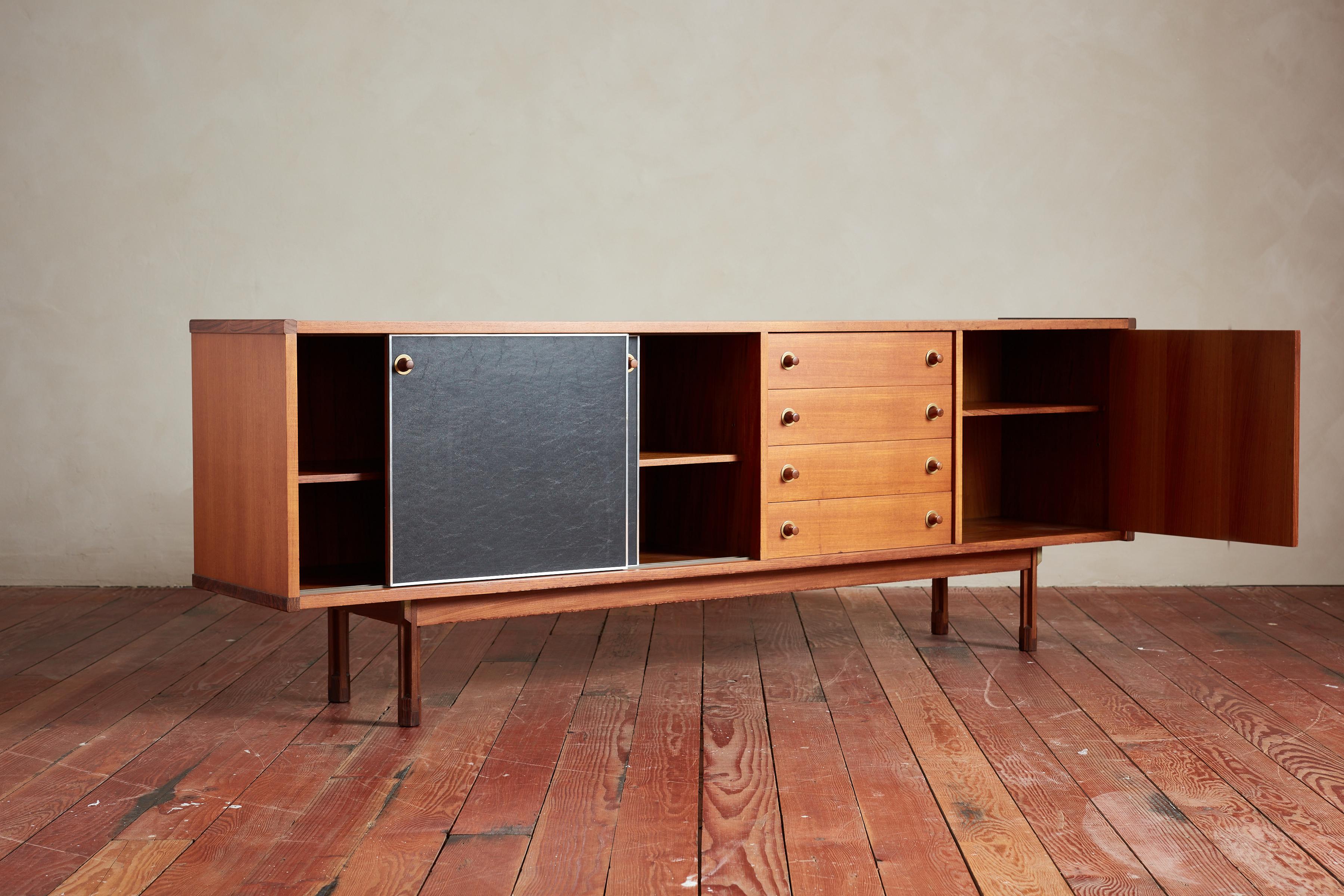 Cuir Buffet George Coslin en vente