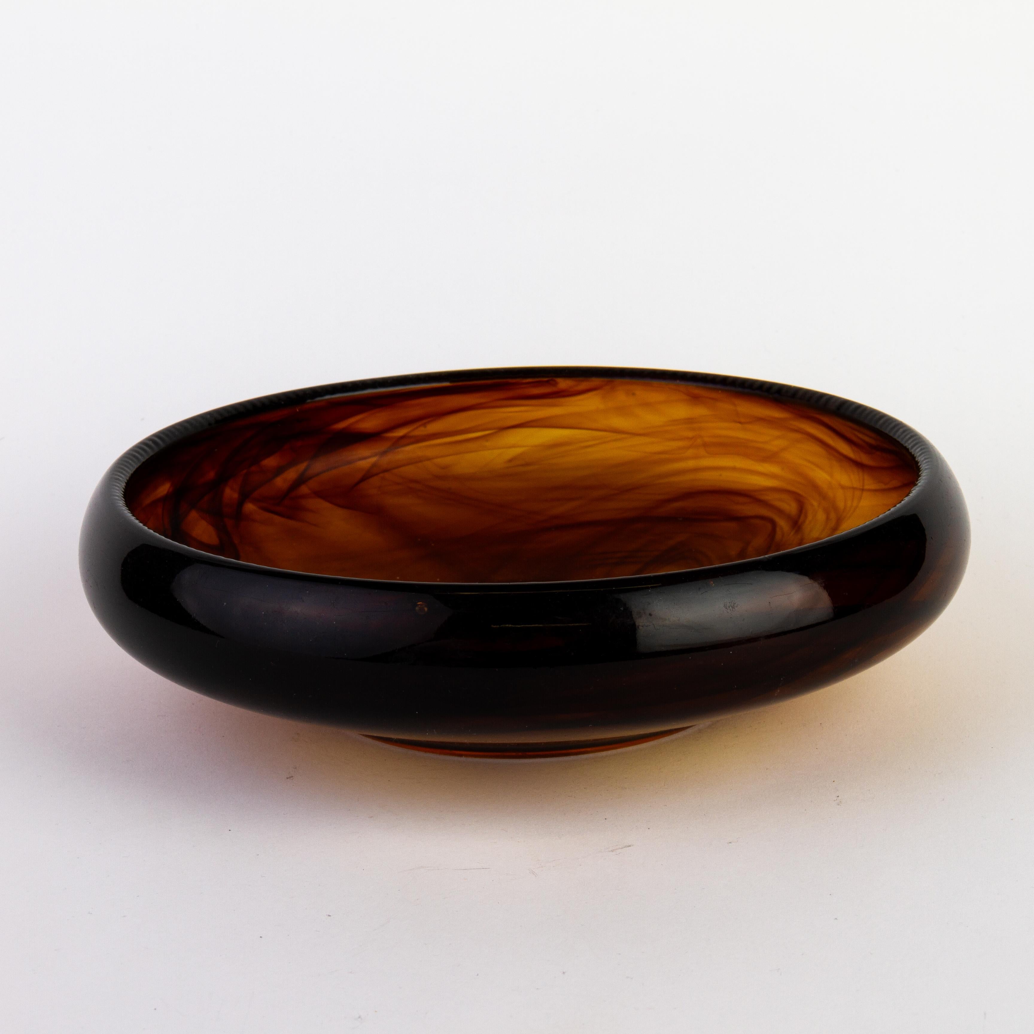 George Davidson Art Deco Cloudy Amber Bowl  In Good Condition For Sale In Nottingham, GB