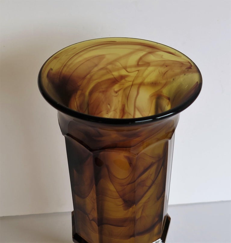 Art Deco large Vase Cloud Glass by George Davidson, English Ca 1930s In Good Condition For Sale In Lincoln, Lincolnshire
