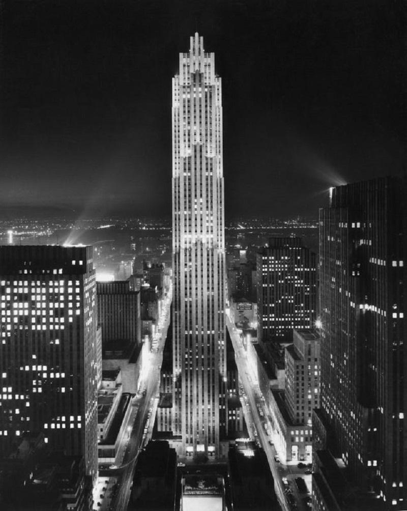 "Rockefeller Center" by George Enell

circa 1945: The Rockefeller Center in midtown Manhattan, New York City. Designed by Raymond Hood, it was completed in May 1933.

Unframed
Paper Size: 24" x 20'' (inches)
Printed 2022 
Silver Gelatin Fibre Print