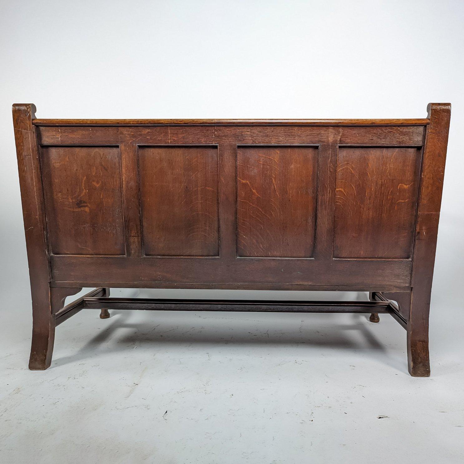 George Faulkner Armitage Geschnitzte Oak Settle mit halber Sonnenblume im Angebot 7