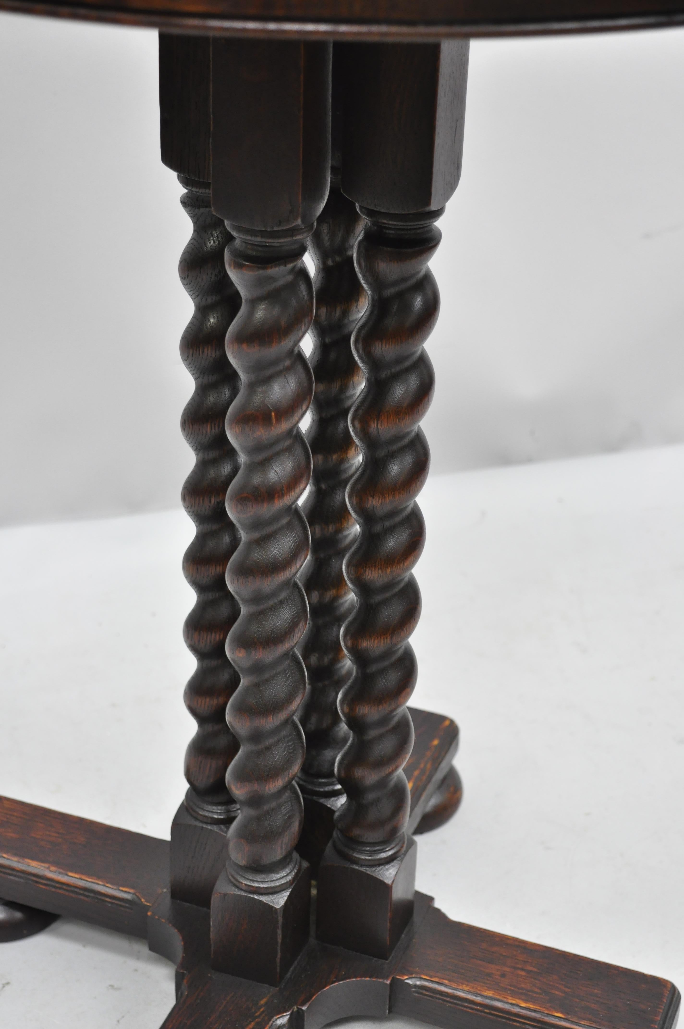 George Flint Oak Spiral Carved Barley Twist Jacobean Round Center Table In Good Condition In Philadelphia, PA