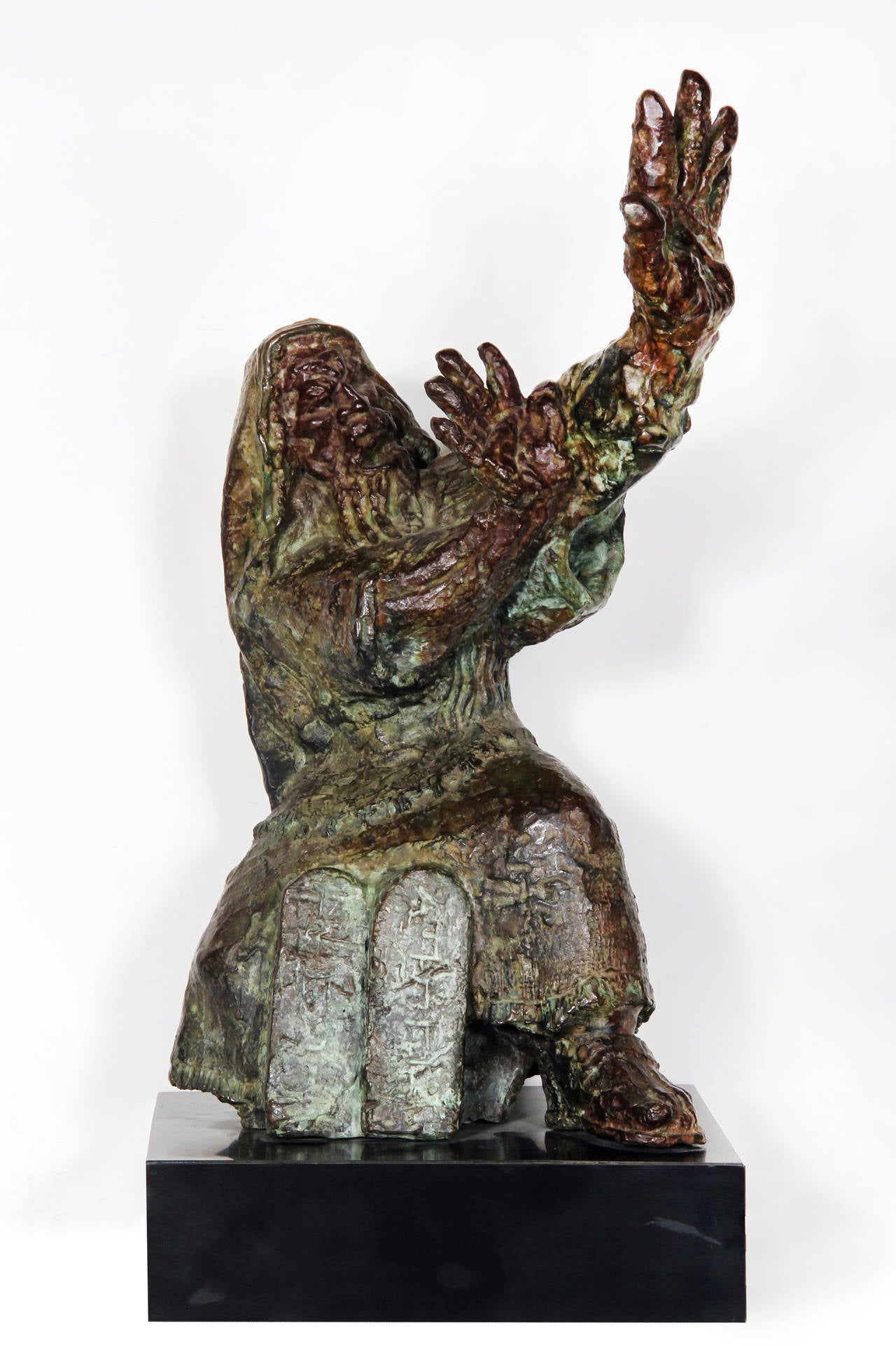 Artista: George Gach, húngaro (1909 - 1996)
Título: Moisés
Año: 1966
Medio: Escultura de bronce, firma y fecha inscritas
Tamaño: 43,18 x 27,94 x 25,4 cm (17 x 11 x 10 pulg.)