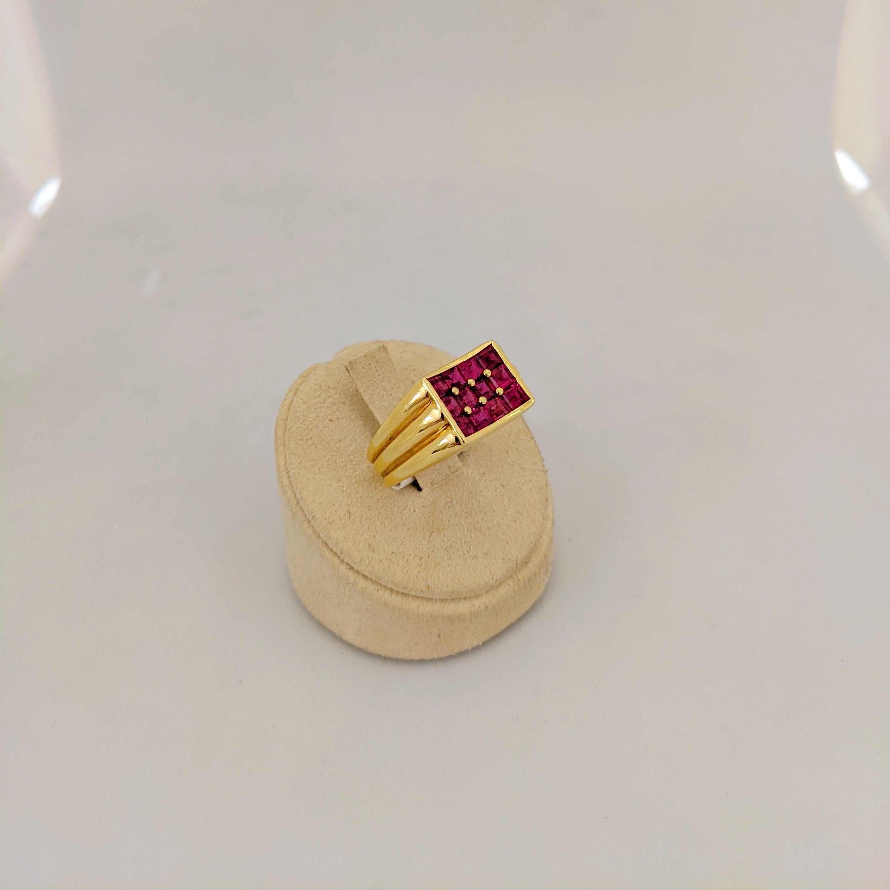 Women's or Men's George Gero 18 Karat Yellow Gold, 2.90 Carat Ruby Ring For Sale